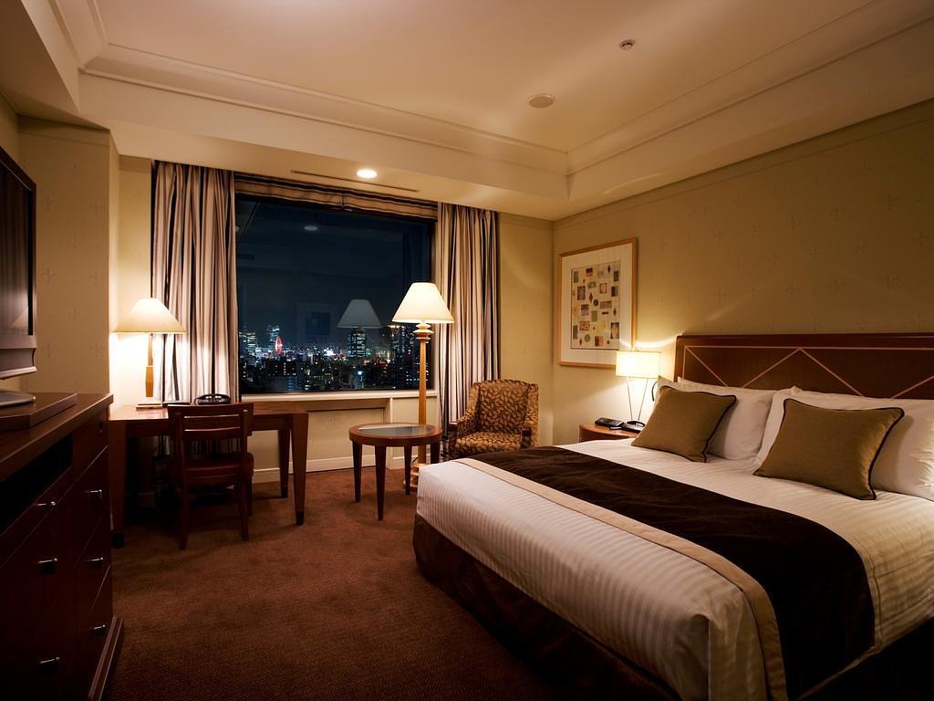 STANDARD DOUBLE ON REGULAR FLOOR