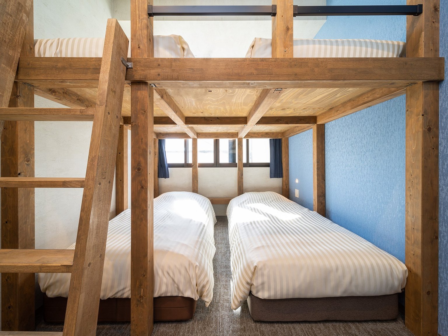 Quadruple Room/Quad B (shower only) 