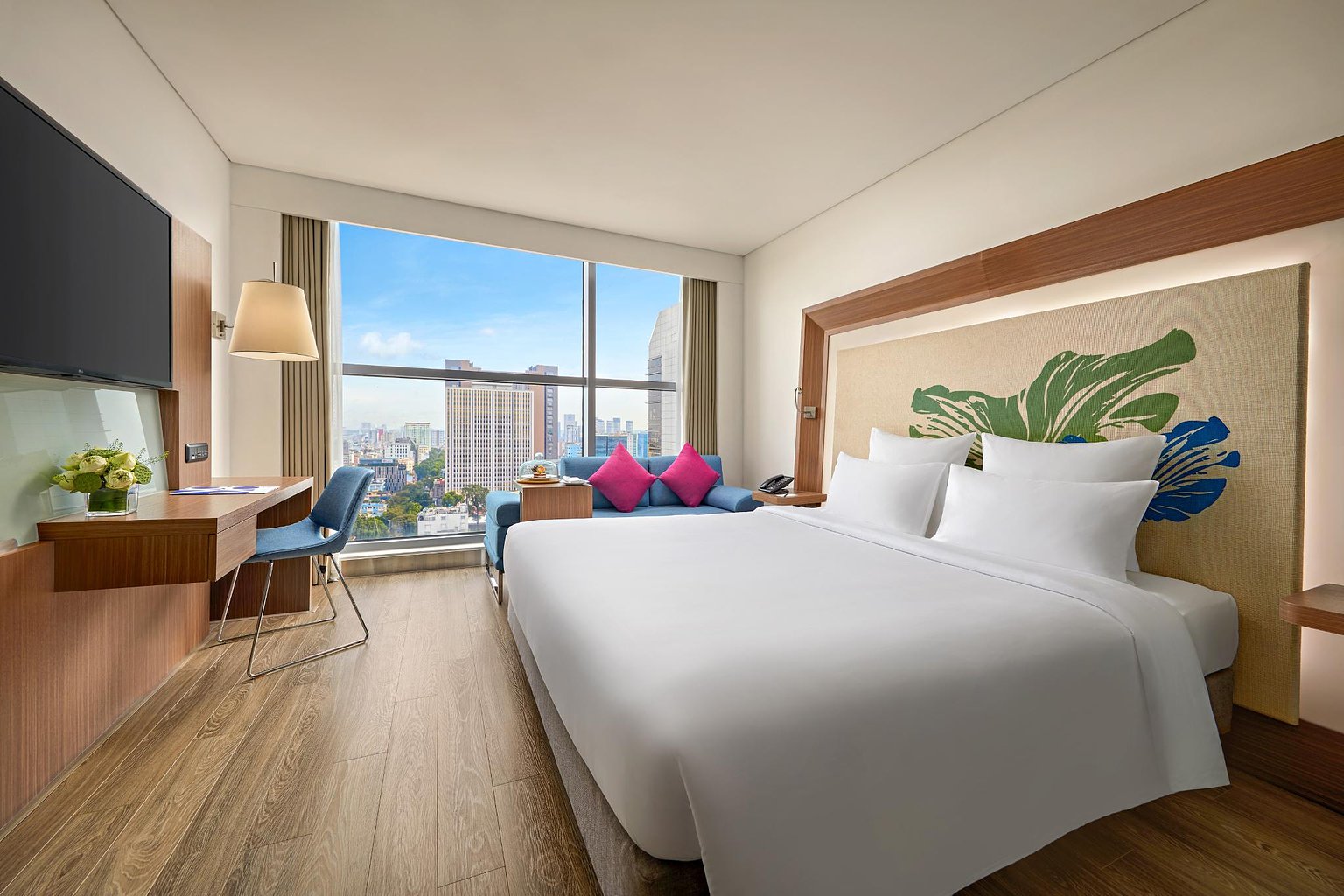 Executive King Size Bed With Late Check-Out, Premier Lounge Access