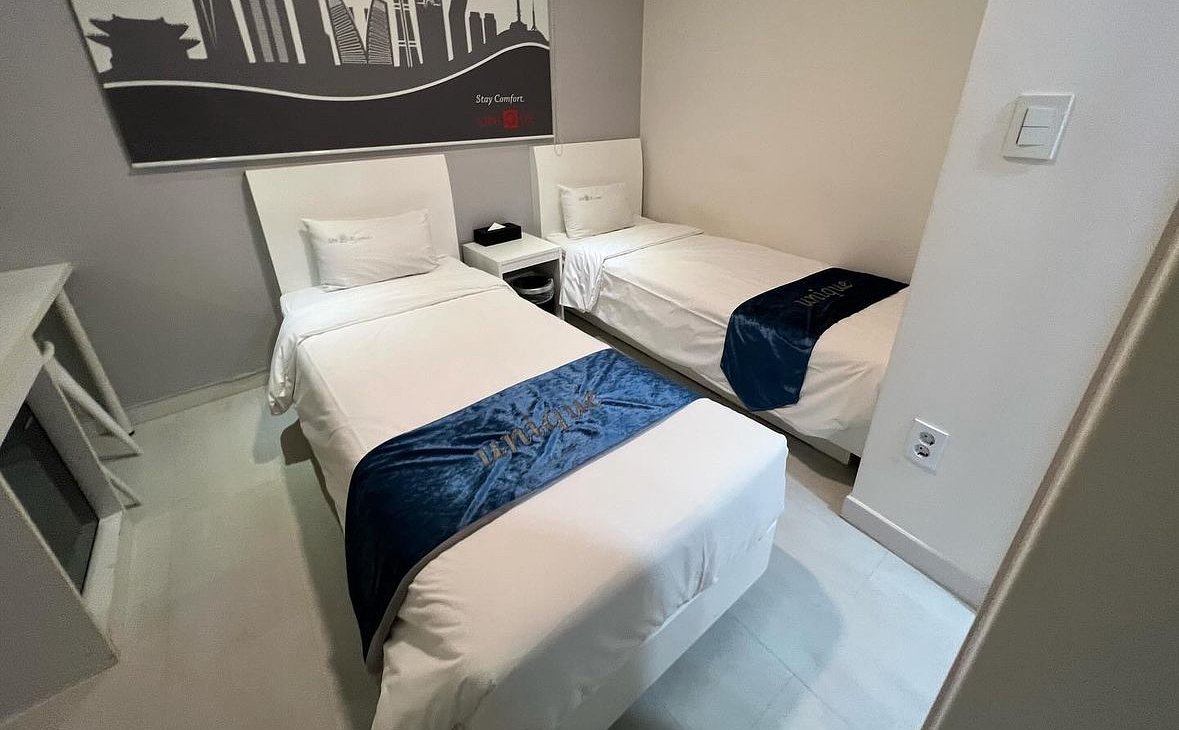 바로 앞에서 신선한 쇠고기 사시미를 먹을 수 있는 가게가 있어요 🤤