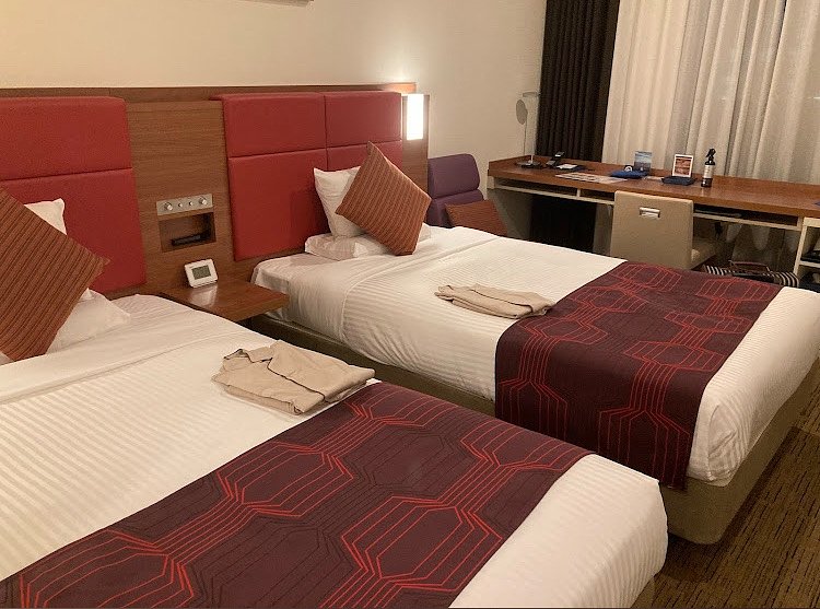 About the Shuttle Bus Between Airport and Hotels (including list of free shuttle buses from the airport)