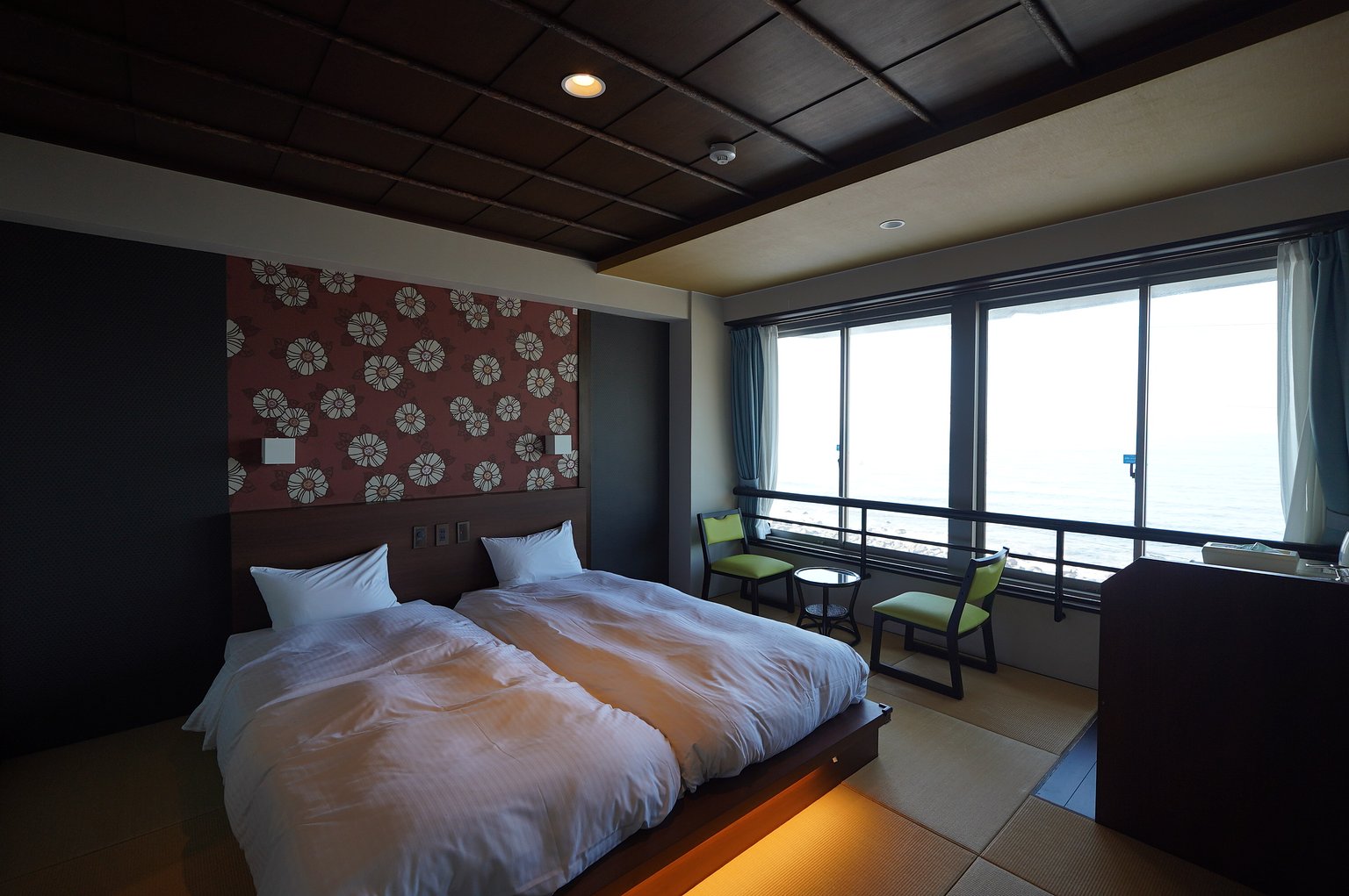 Stunning Views of Izu from the Infinity Open-air Bath