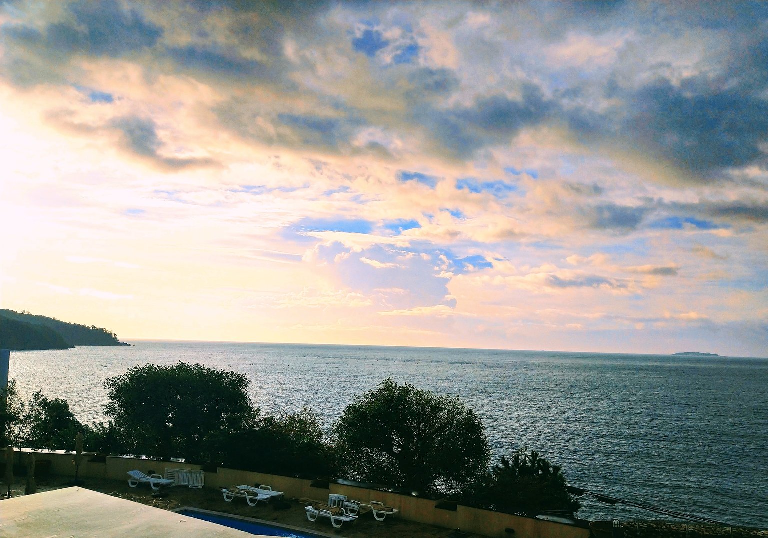 [Solo Travel Journal] Relaxing at a Mediterranean-like Resort Hotel