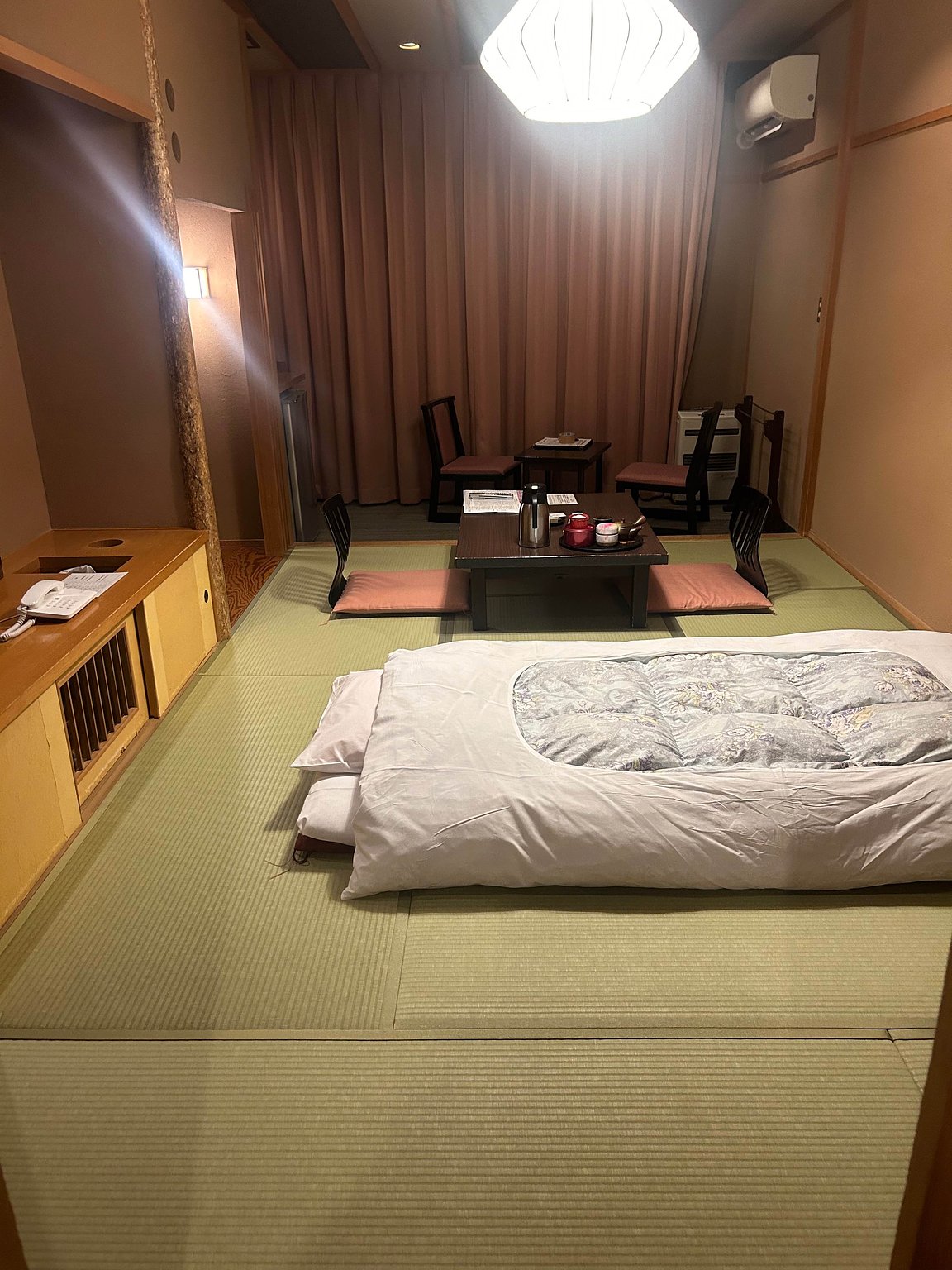 There is a mural by Kiyoshi Yamashita in the bath!