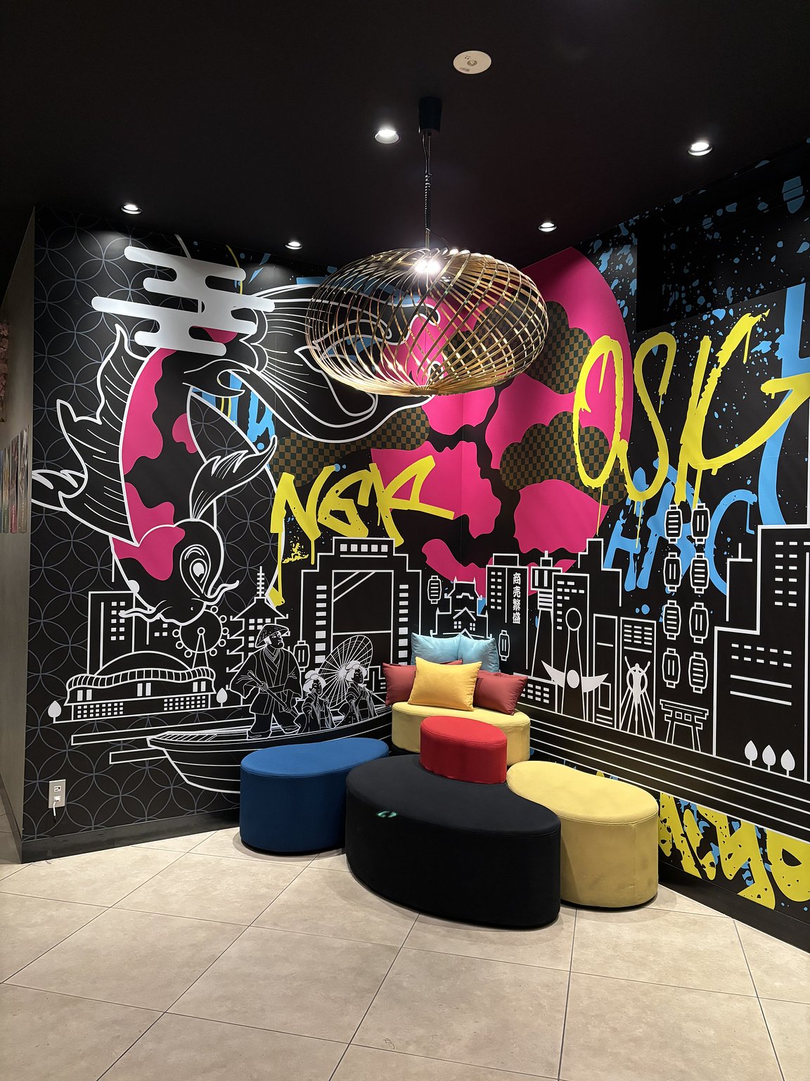 Free lounge available. Access from the station is great.