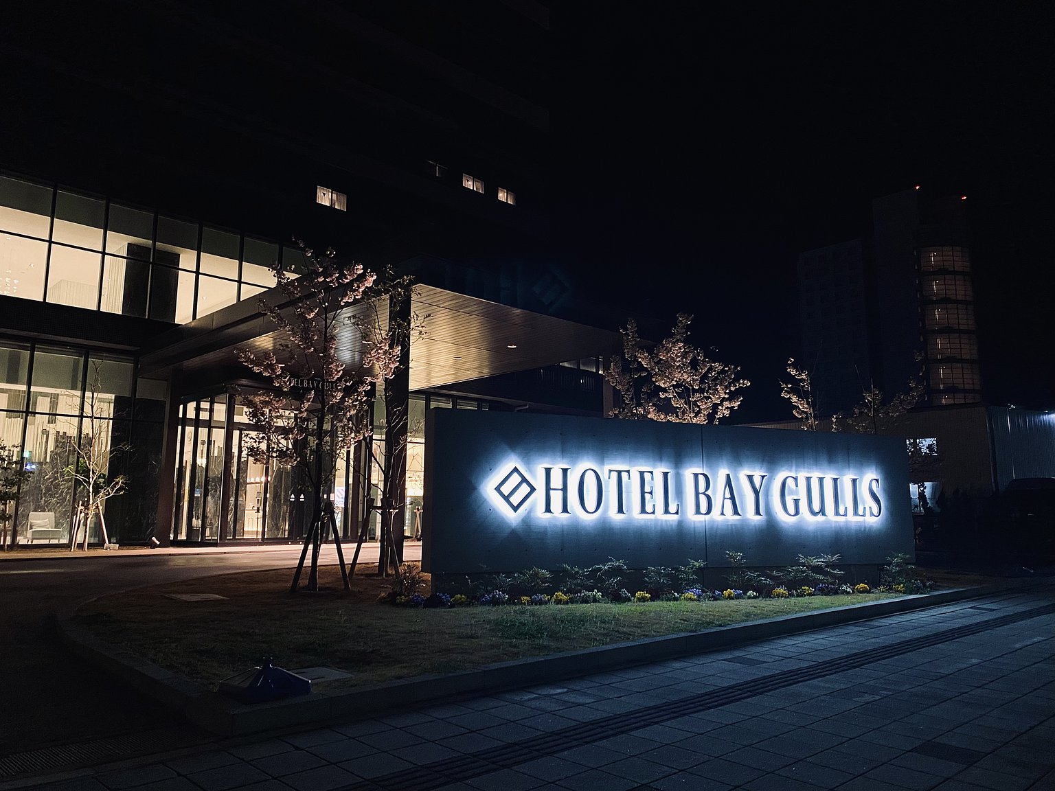 Convenient Hotel Before and After Flights at Kansai Airport!