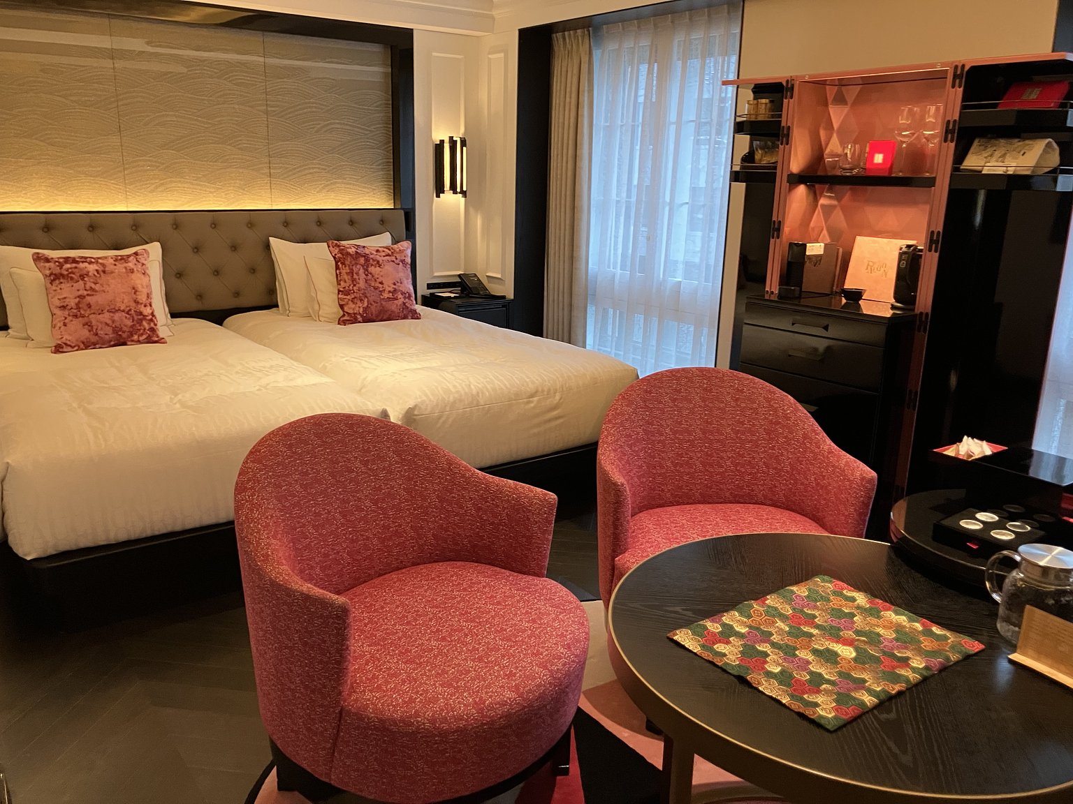 A hotel in Kyoto where you can experience Paris. The gourmet bar is the best!♡