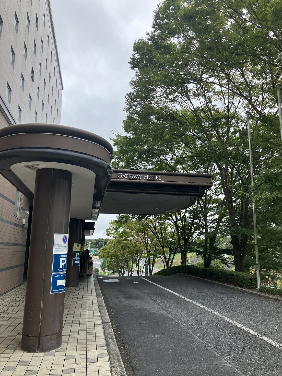 조기 및 심야 항공편 이용 추천👀