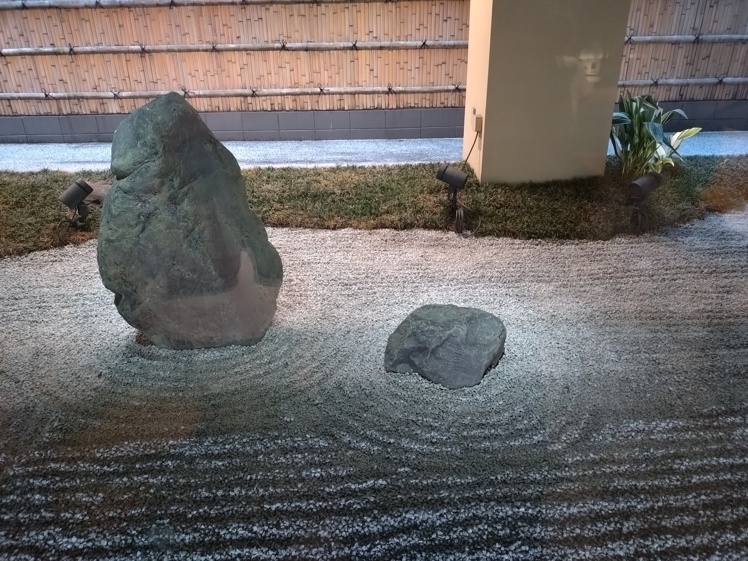 從烏丸車站到達