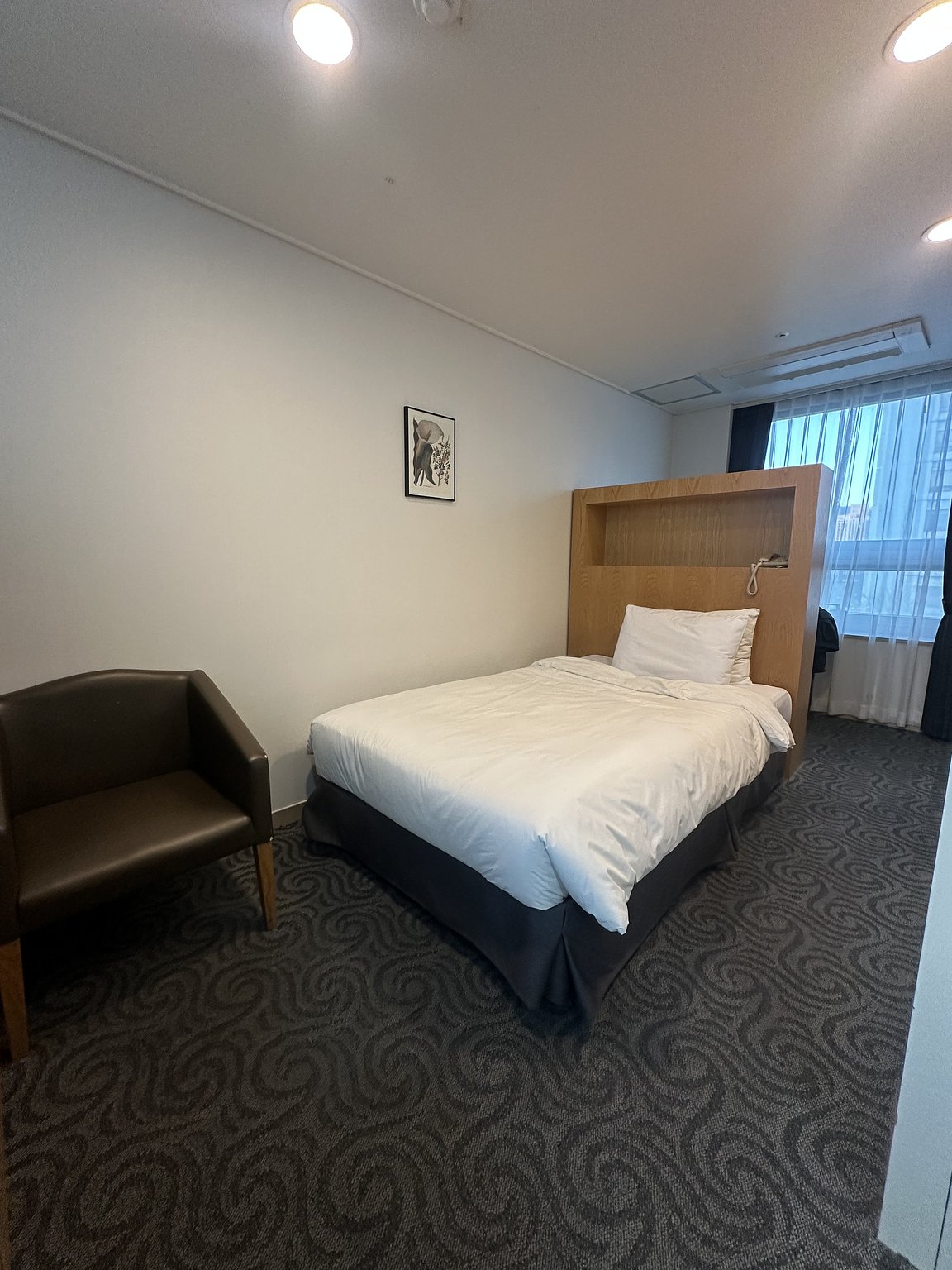 밝고 넓은 방에 대만족!