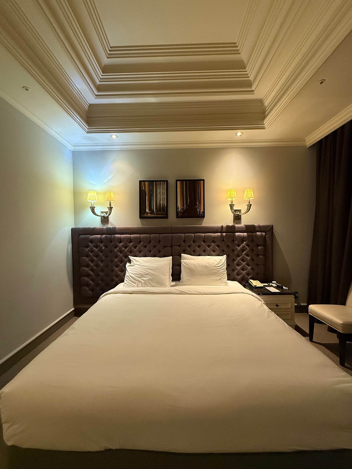 A Convenient Hotel Close to the Streets of Gangnam with a Spacious and Cute Room!