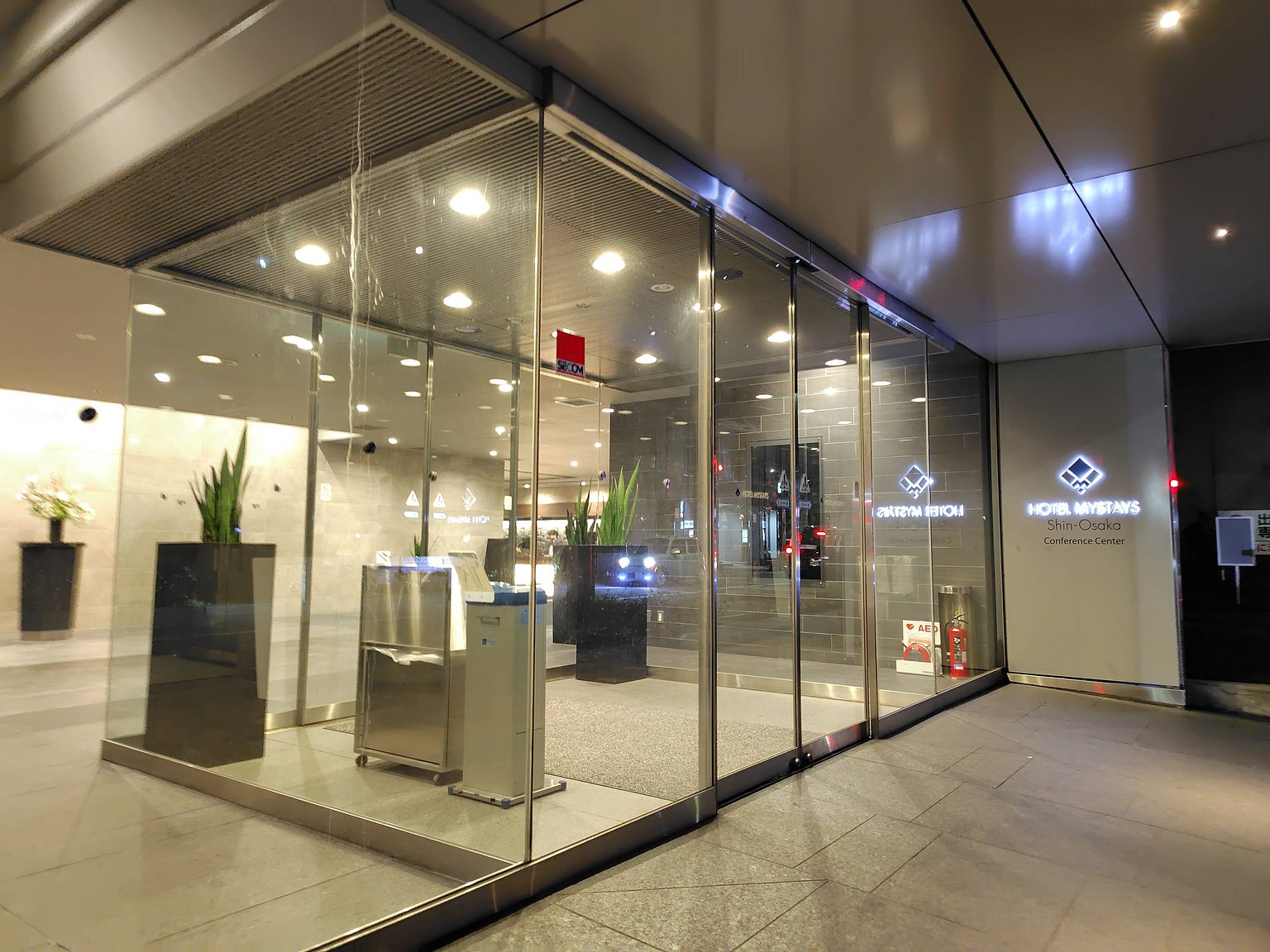 To Osaka, the Talk of the Expo