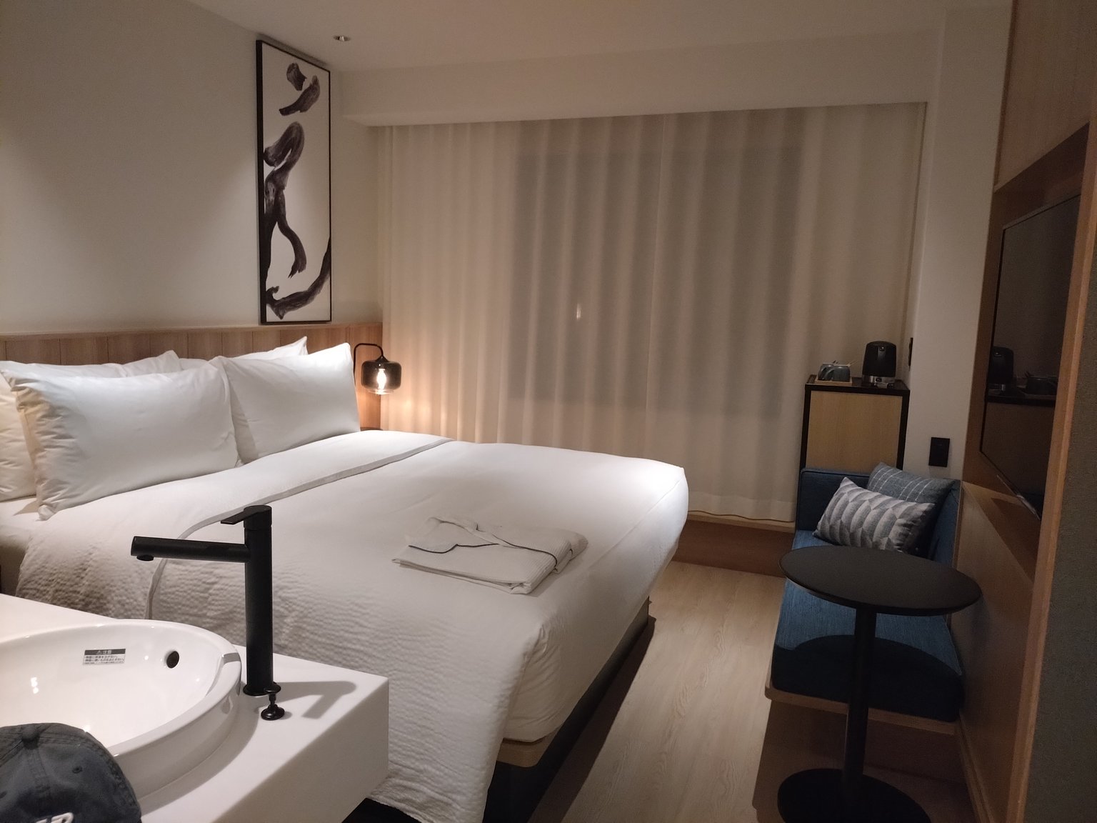 A Tranquil Three-Story Luxury Hotel