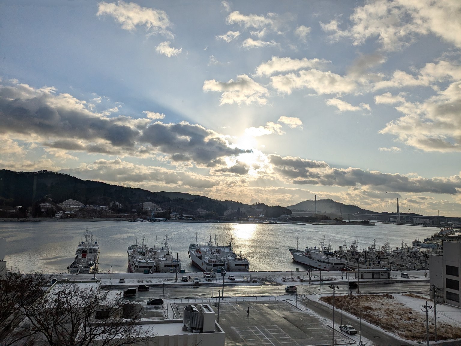 Free shuttle bus service from Sendai Station! Amazing views at the port right in front, relax in the hot spring