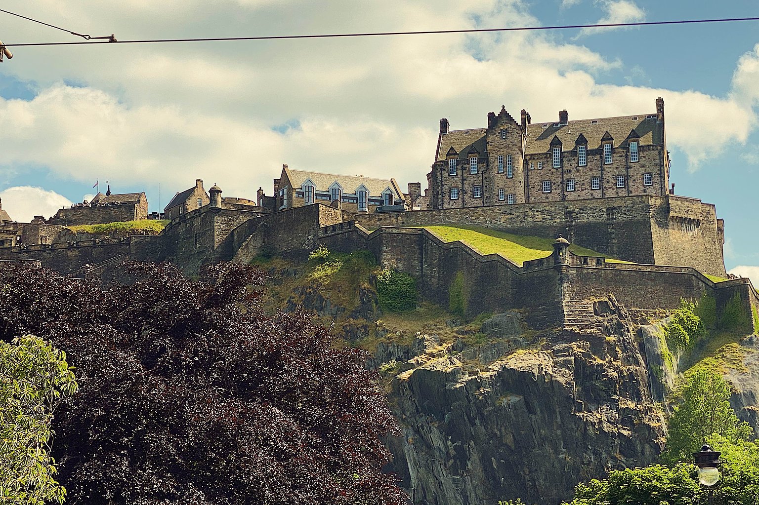 런던 국제공항과 직접 연결된 편리한 호텔