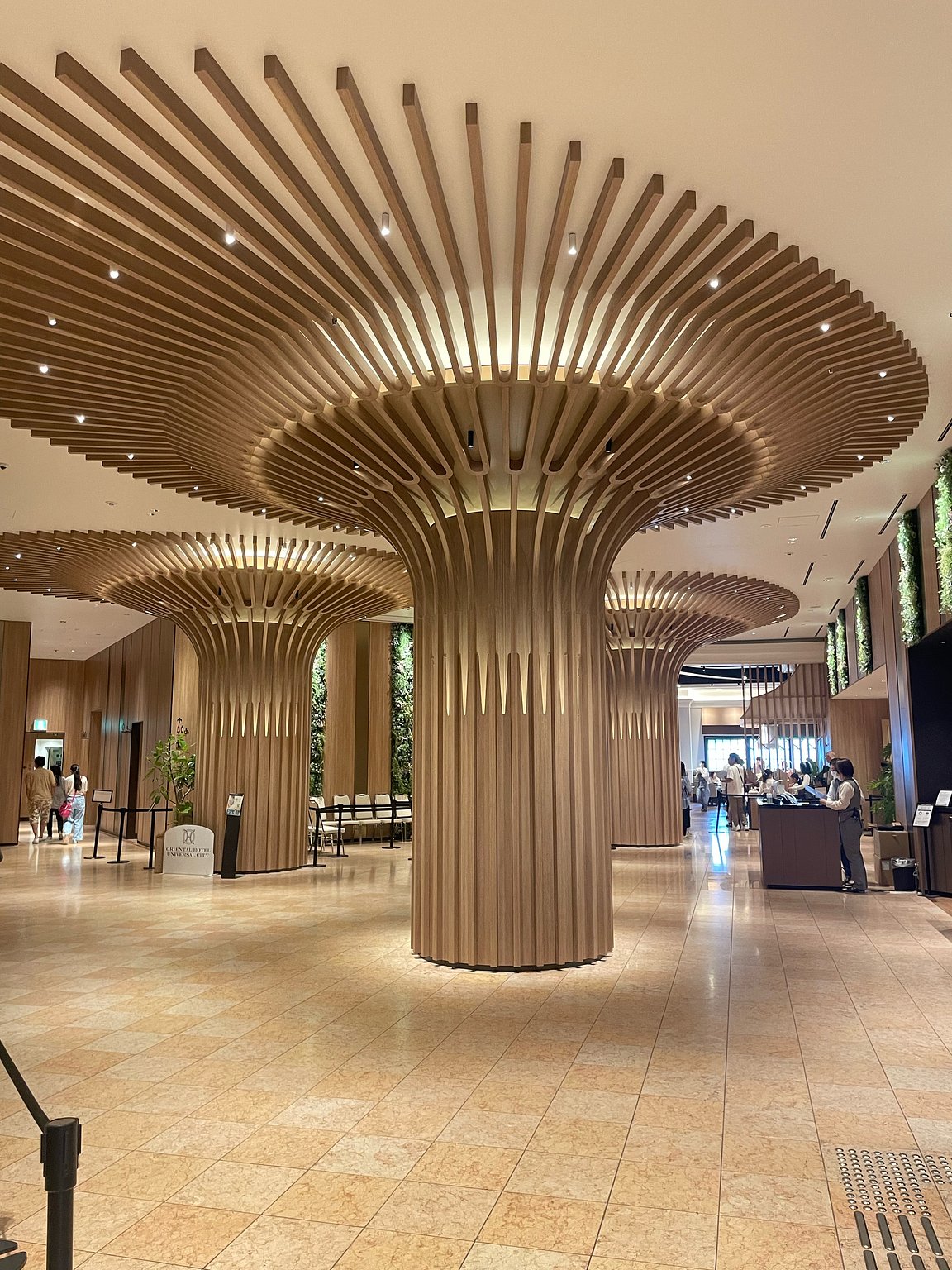 The Best Hotel to Stay For Universal! Plenty of Services and Comfort