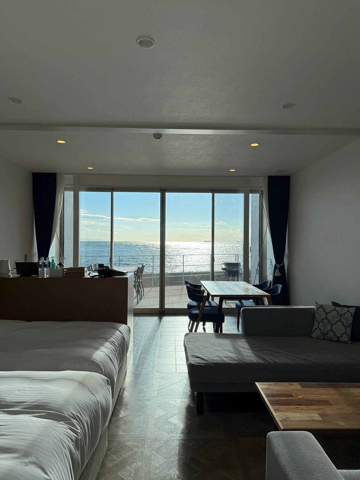 Easy Breezy BBQ on the Balcony! Enjoy the Sunset and Sound of Waves – Perfect Rentals Loved by Kids!