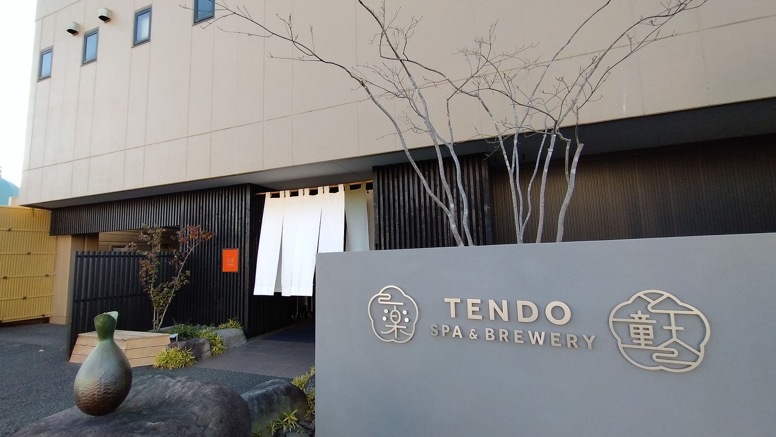 I Stayed Alone at a Perfect Accommodation for Group Travel!!