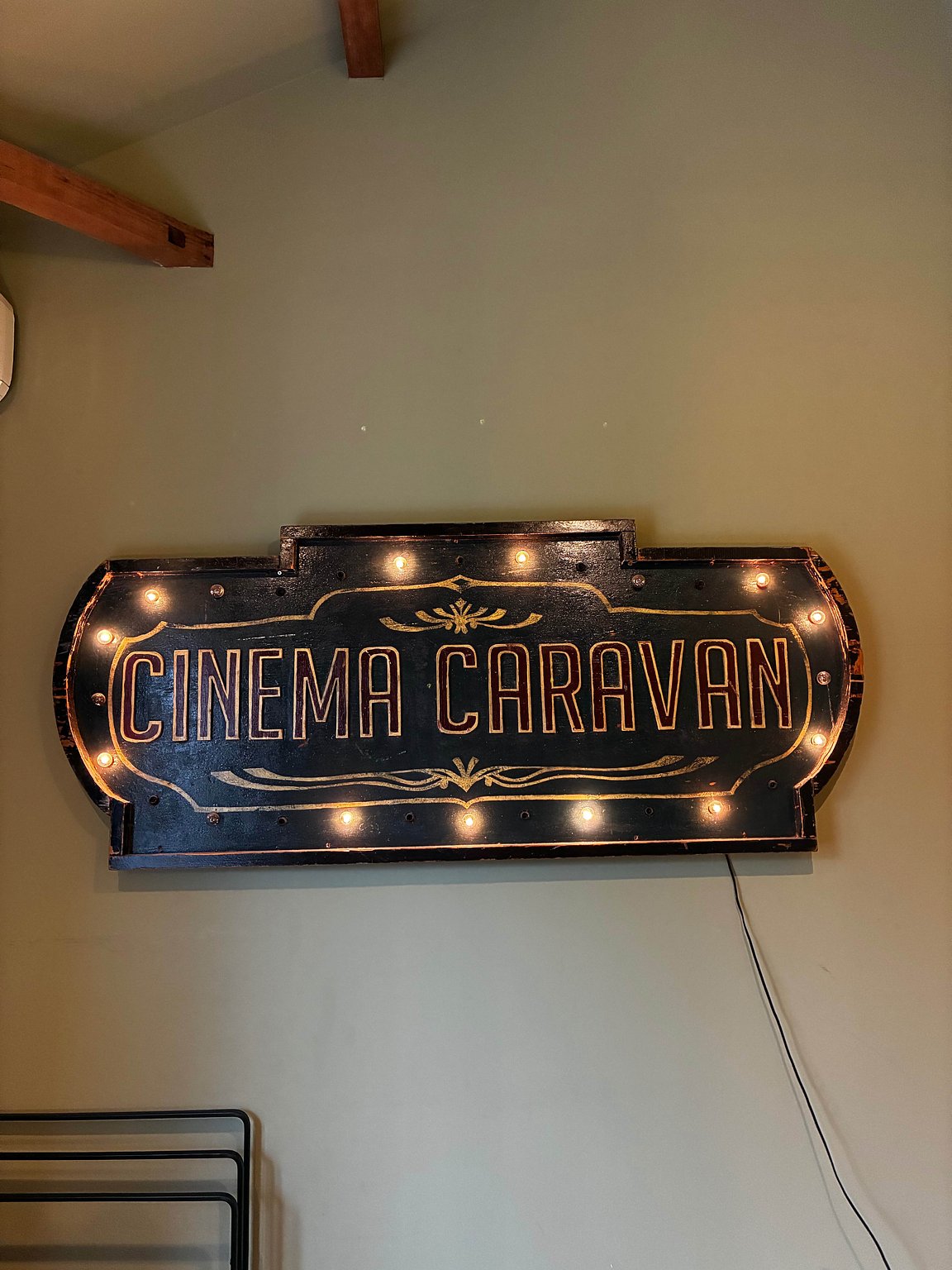 바다 근처의 차분한 호텔