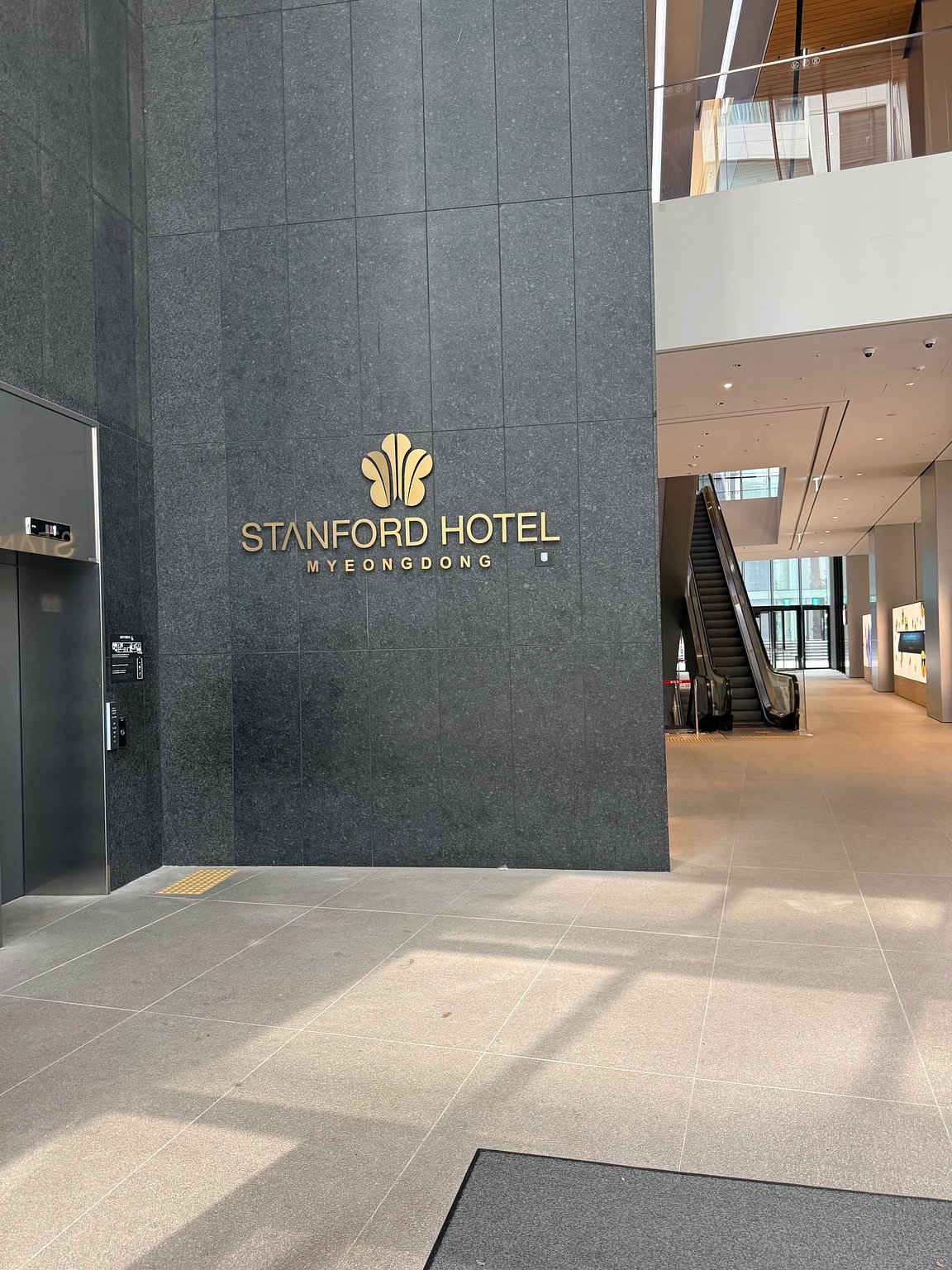 [Near Station] Recommended as a Base for Shopping and Skin Care in Korea!