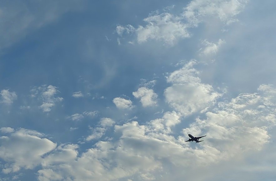 從新大阪車站步行5分鐘  可以看見飛機、火車和高速公路！