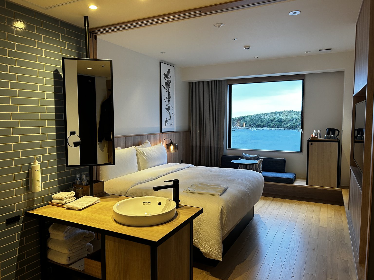 바다가 보이는 방에서 우아한 호텔 숙박을 즐길 수 있는 곳!