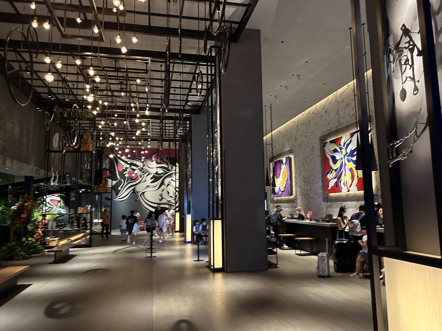 Not just access! A stylish hotel!