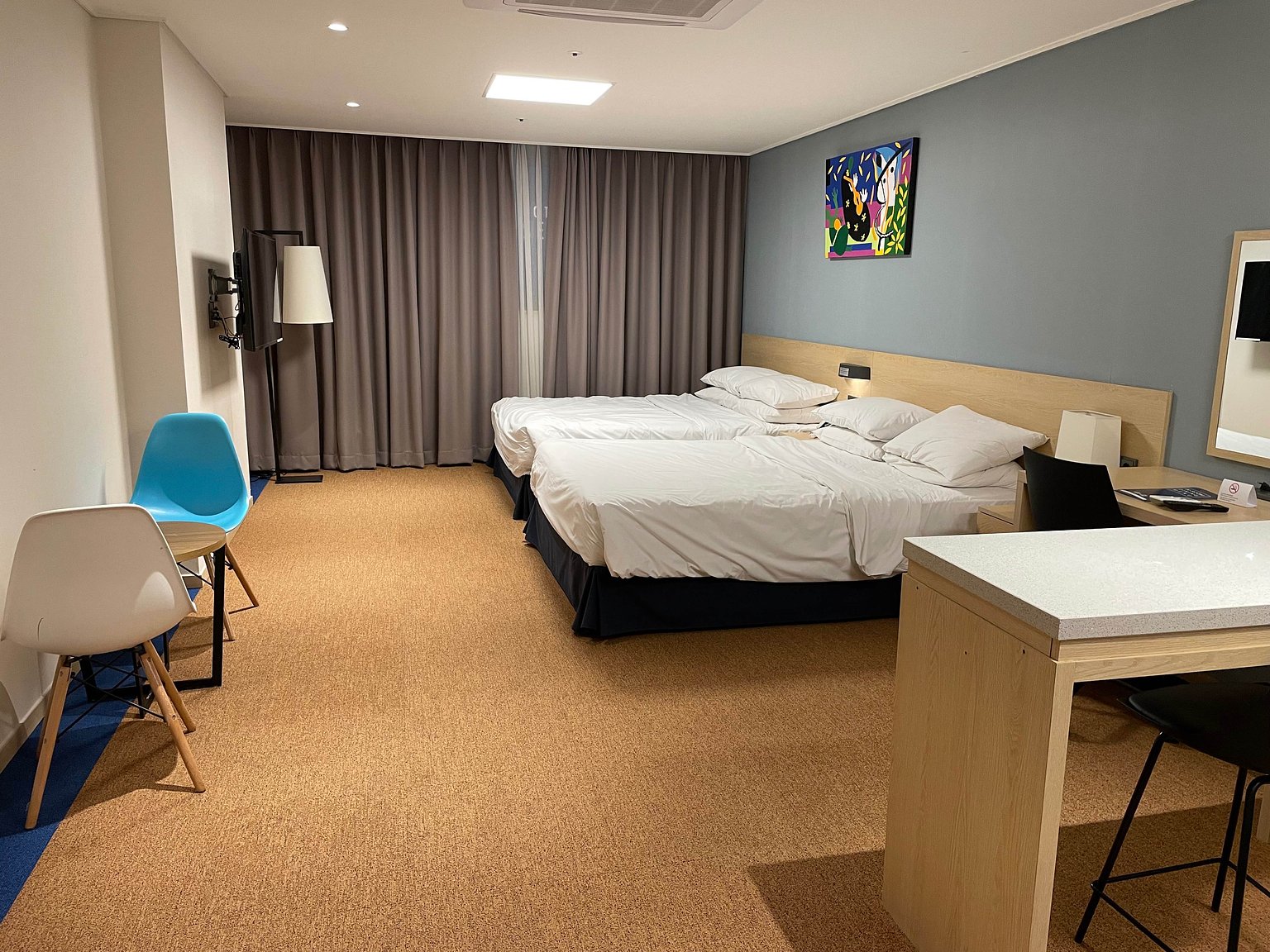 인천공항과 가까워 편리한 호텔