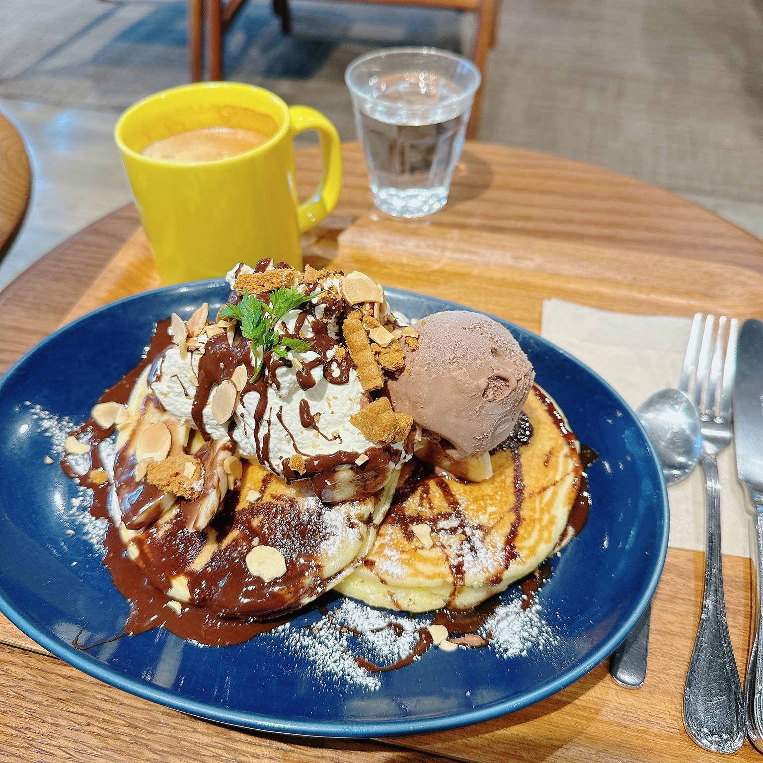 A Cozy Getaway with My Girlfriend in a Gourmet Town