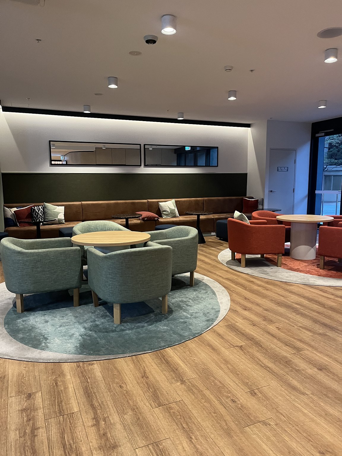 역과 가까우며 공항 접근성이 좋은 호텔