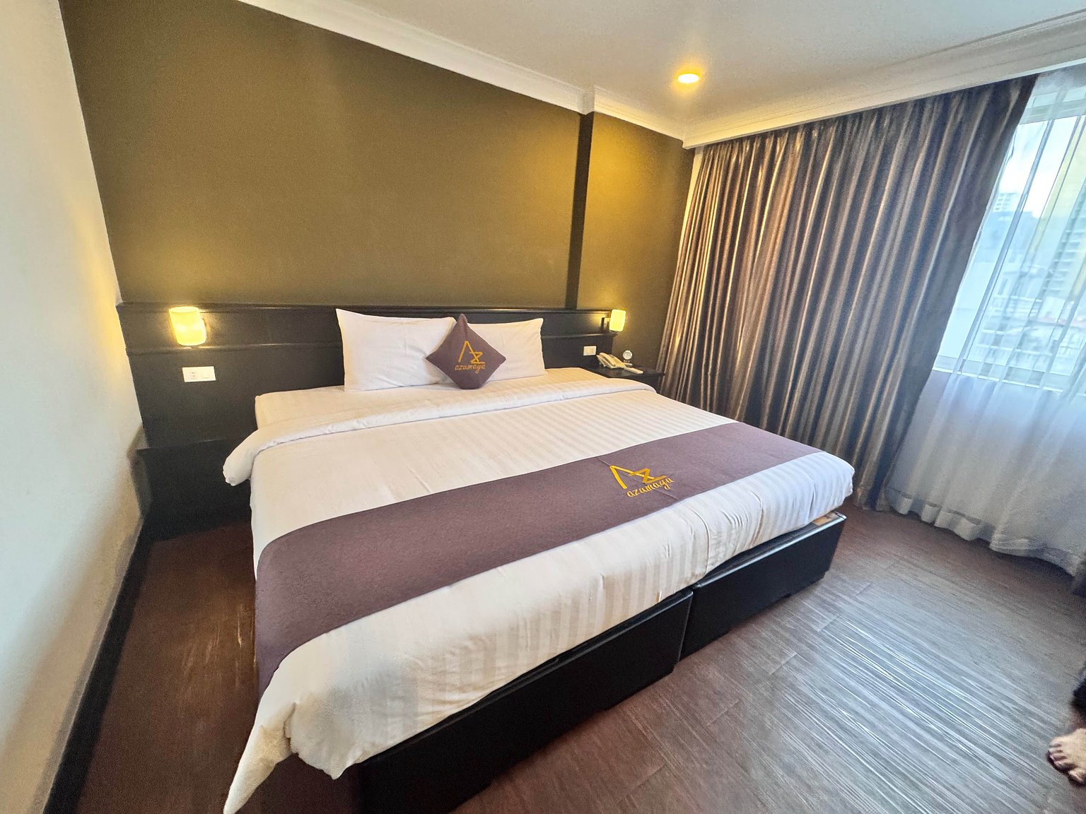 Incredible! Free Breakfast, Free Laundry, and Hot Springs