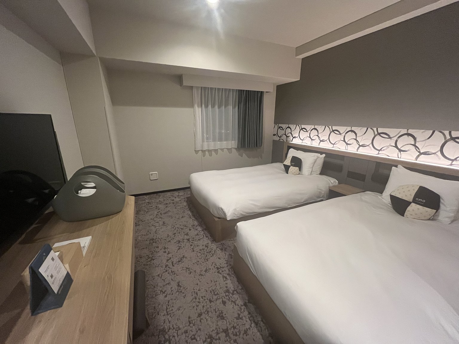 注意夜間抵達的航班！