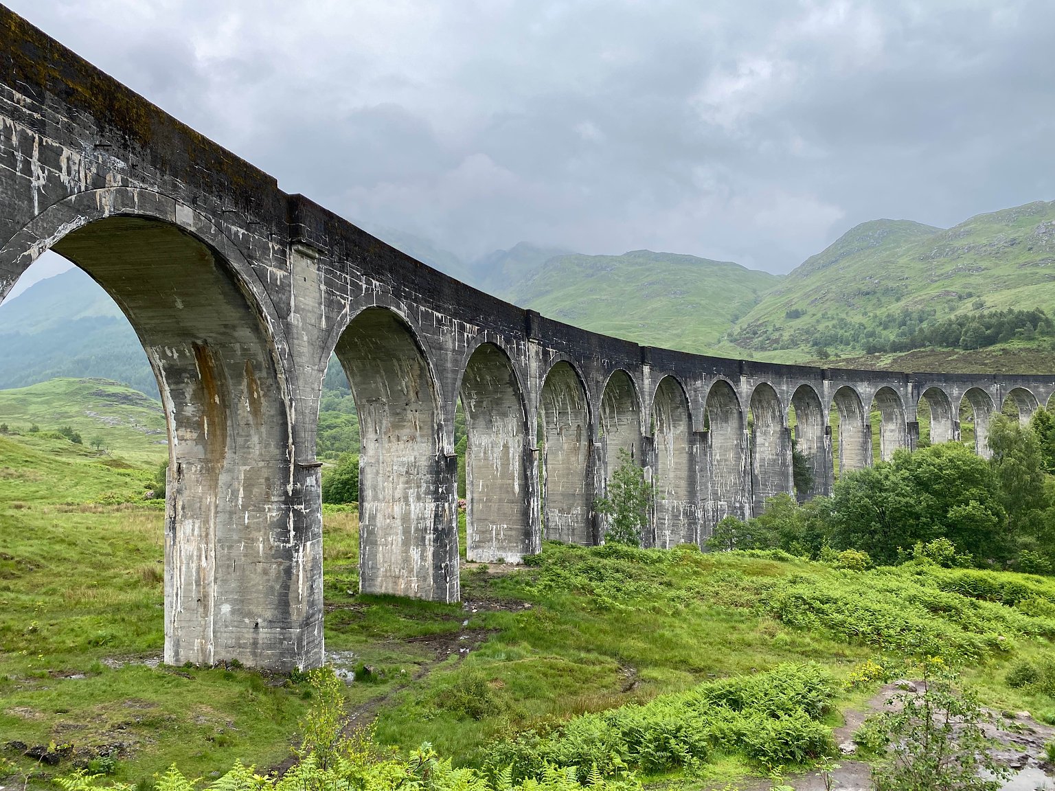 Glenfinnan Viaduct Tour｜A Place Where Magic Becomes Reality