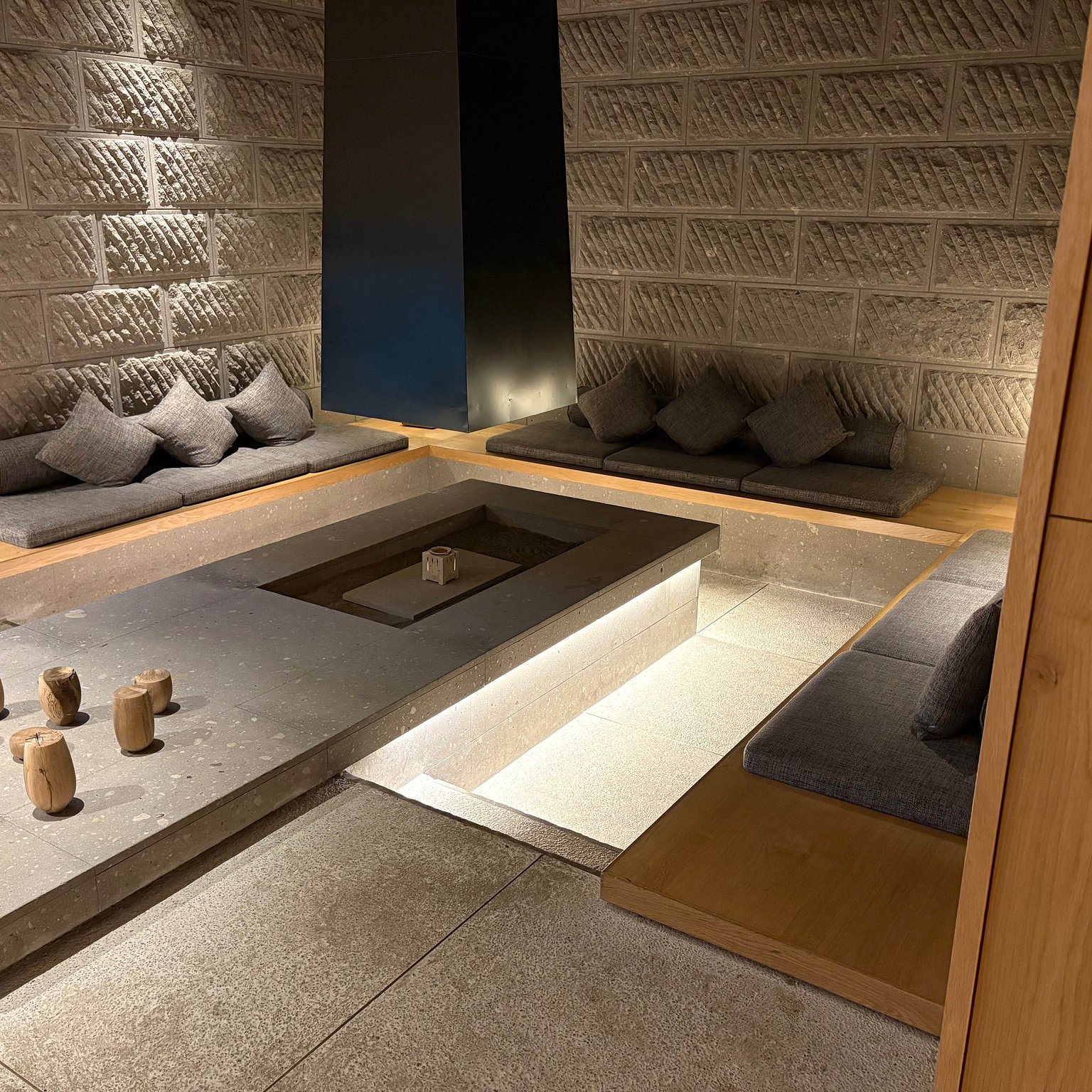 대통공원과 삿포로 역 사이의 조용한 럭셔리 공간