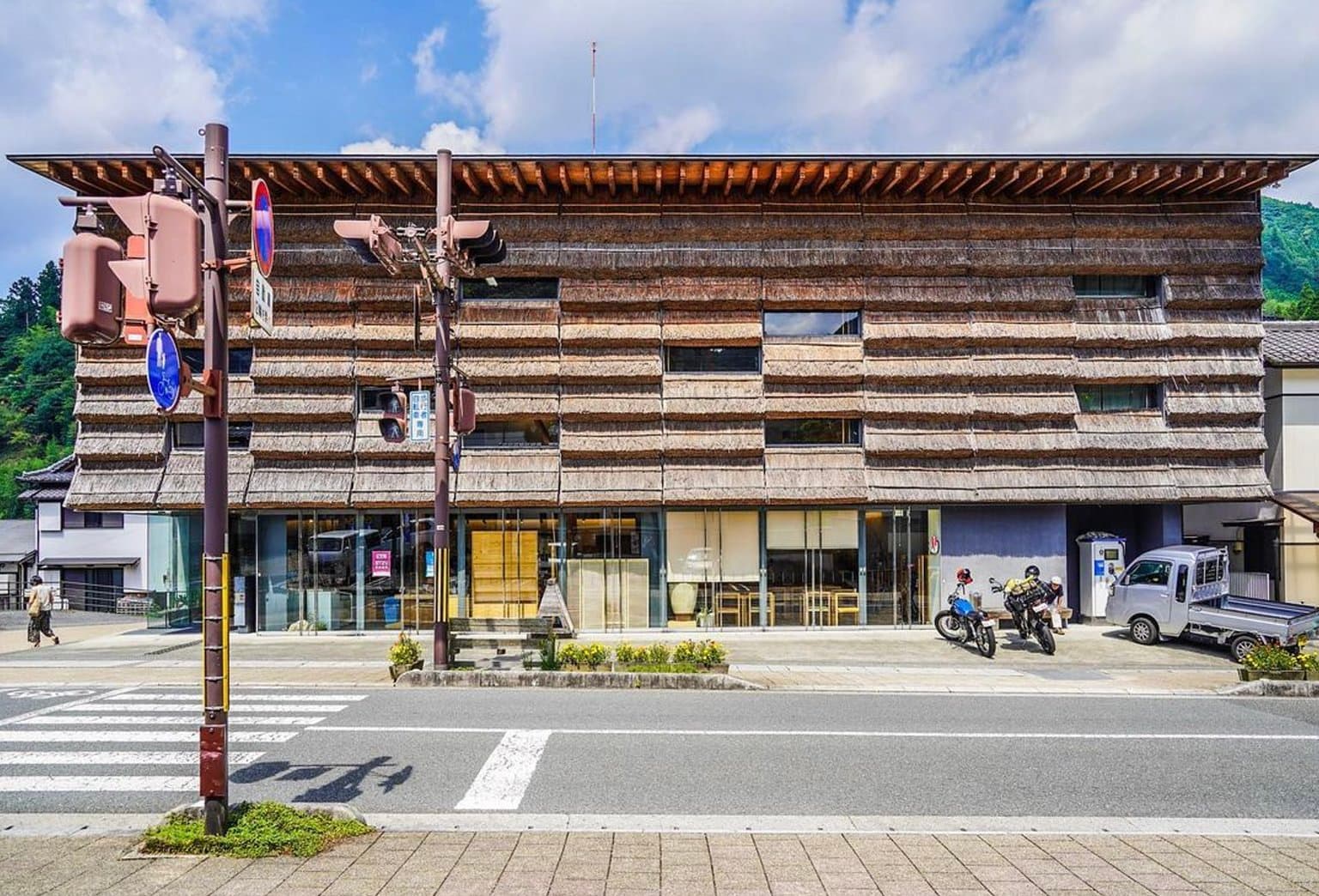 Stay at the Masterpiece of World-renowned Architect Kengo Kuma.