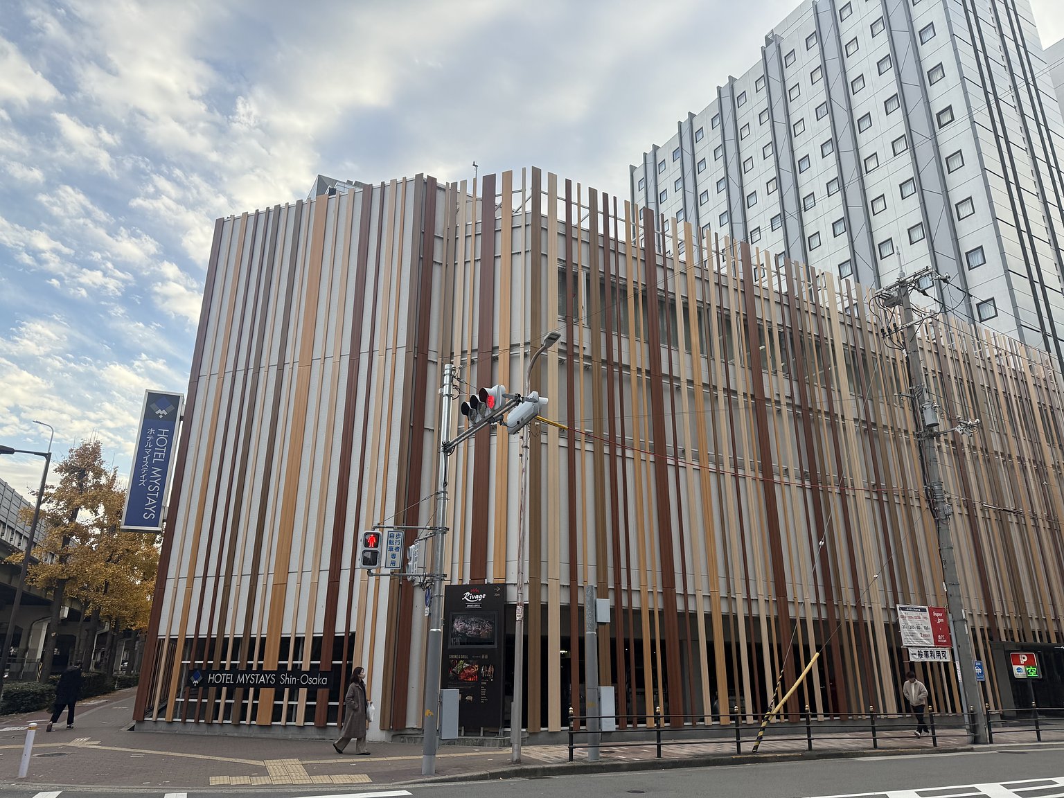 Hotels You Can Use When Weekend Prices Are High!