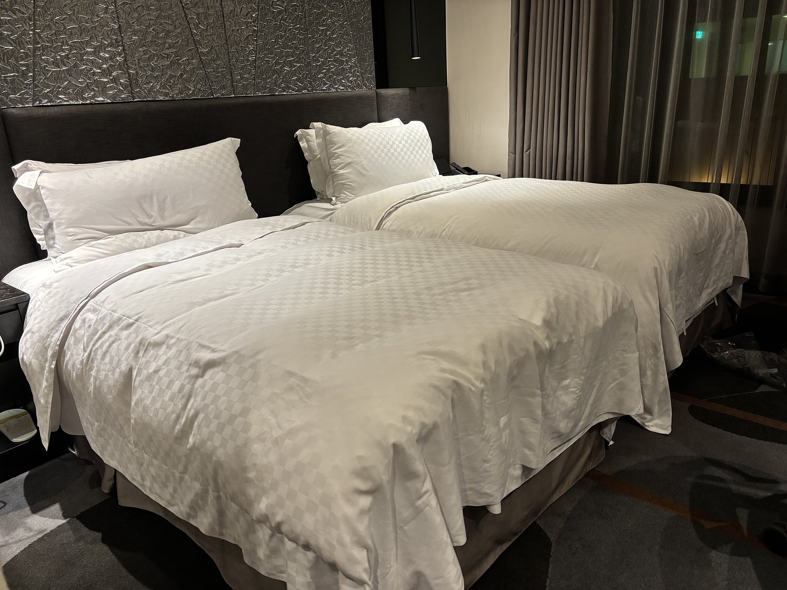 Stay in the Center of Taipei