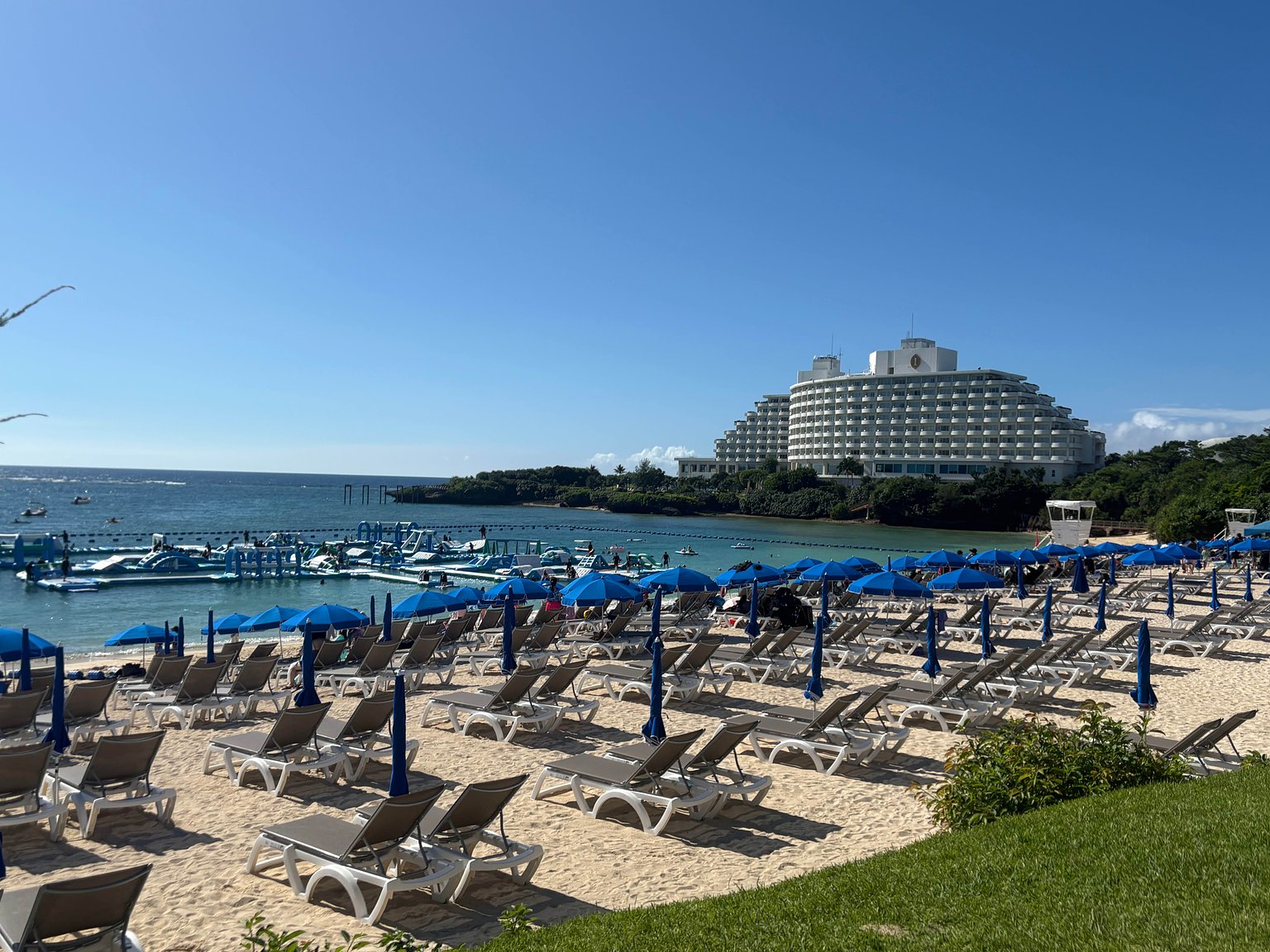 Surrounded by the Emerald Sea, Enjoyable All Day♪