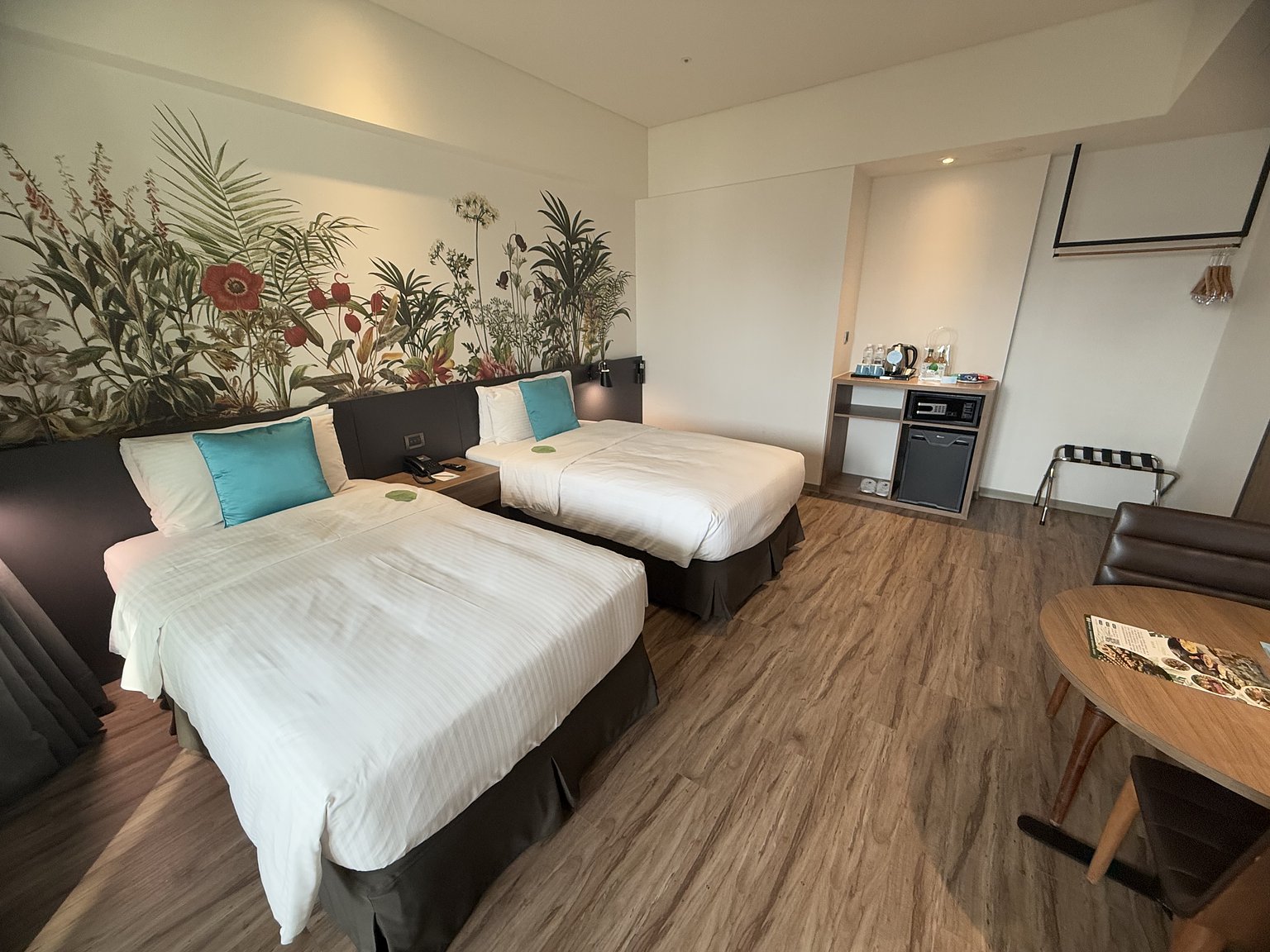 A Beautiful Hotel with Great Access to Liuhe Night Market, Kaohsiung Train Station, and Formosa Boulevard Station