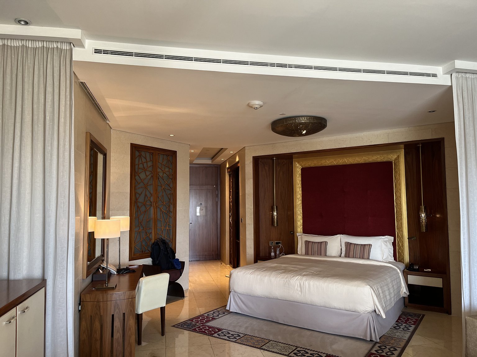 Luxury Hotel Near Old Dubai