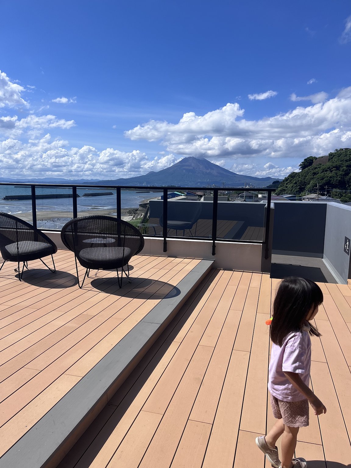 Comfortable Hotel with the Sea in Front of You