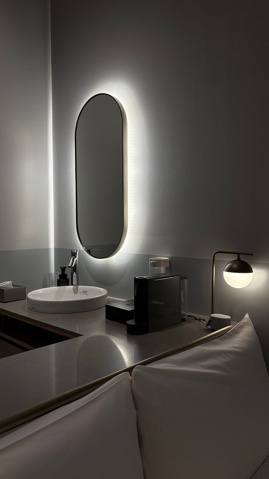 Staying at a Seaside Art Museum in Naha City?