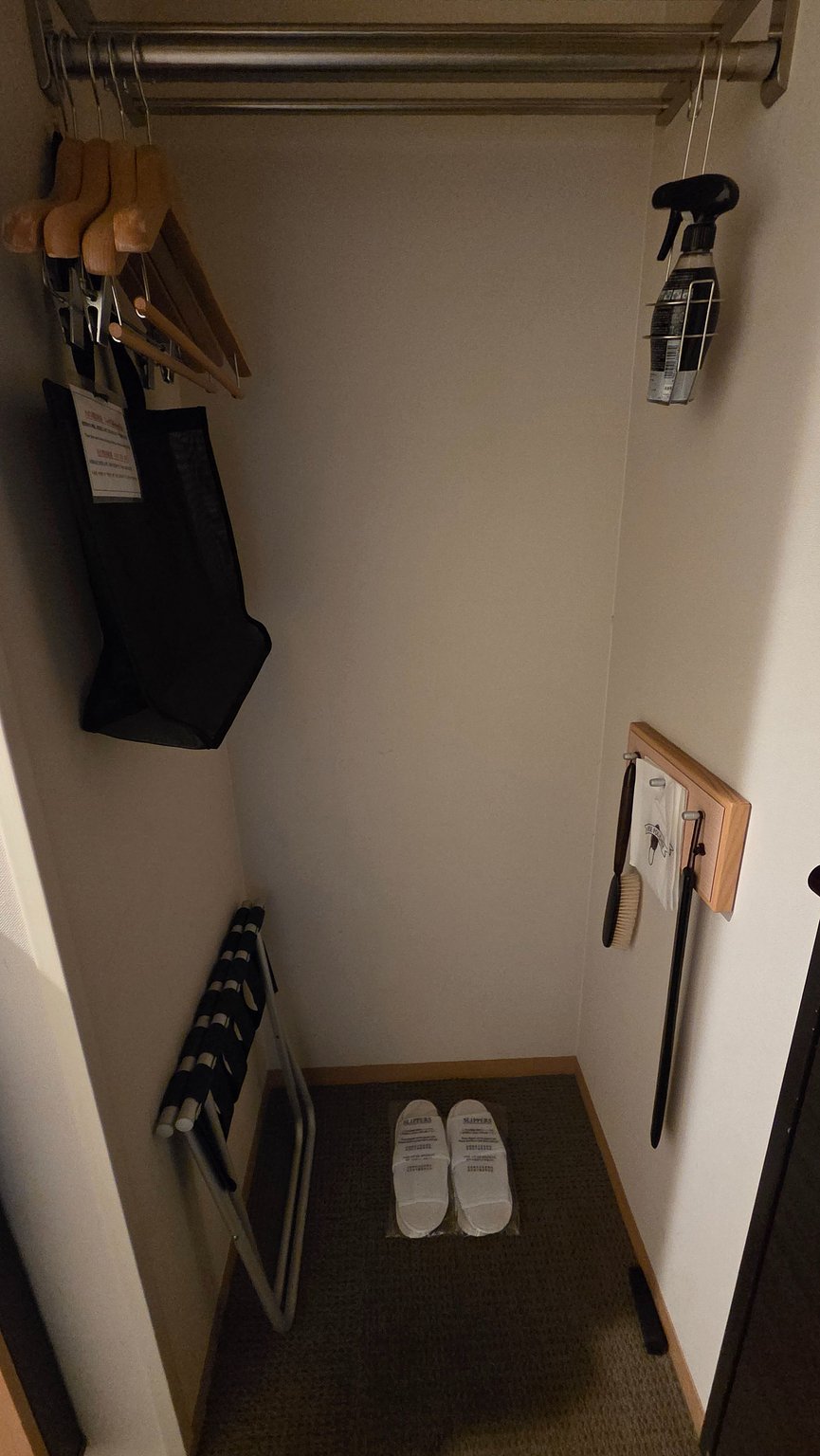 Convenient hotel just a minute's walk from the tram stop with a convenience store on the first floor