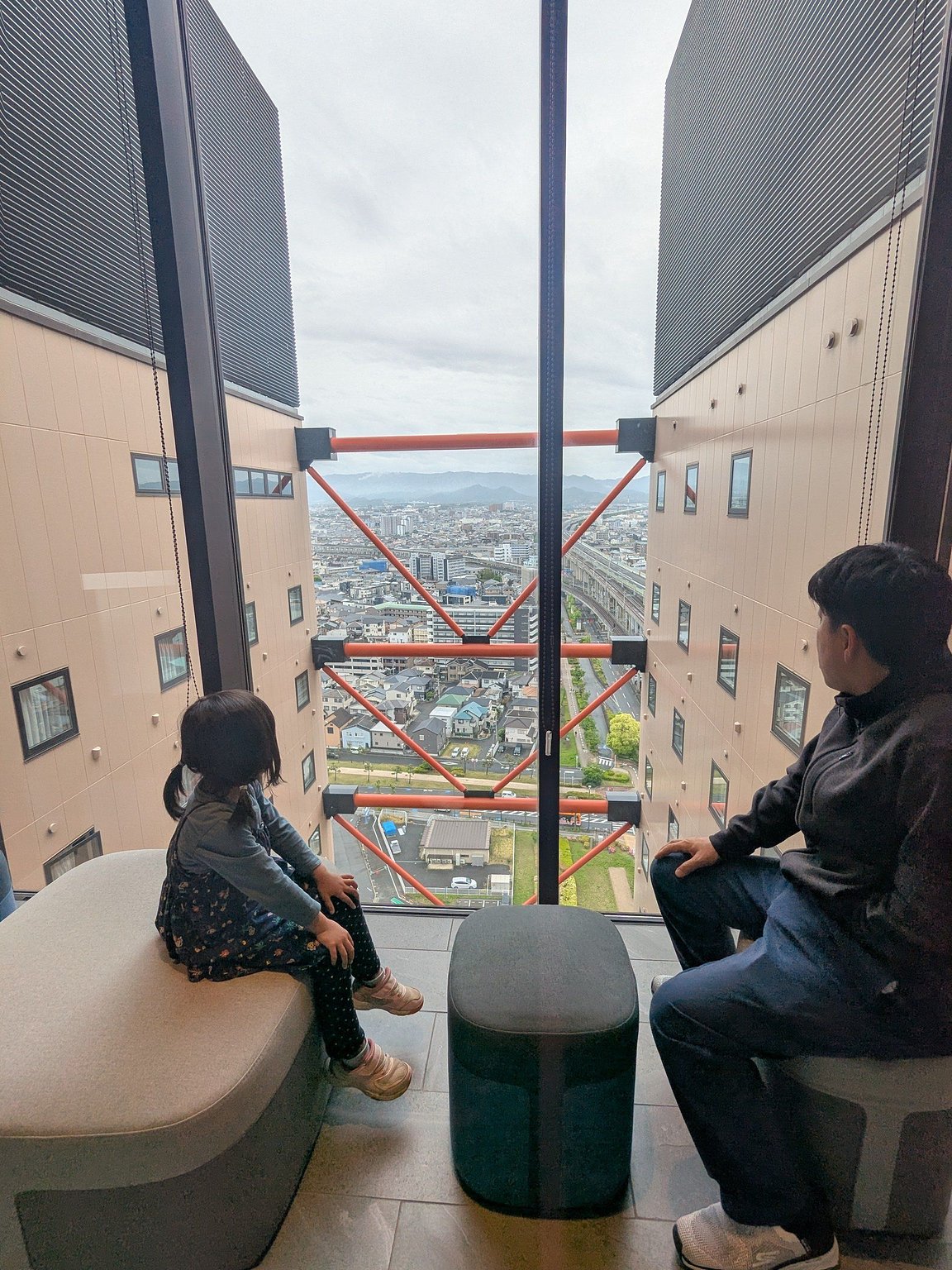 Comfortable Hotel Stay for Family of Three with Young Child! Plenty of Outlets and Dining Nearby!