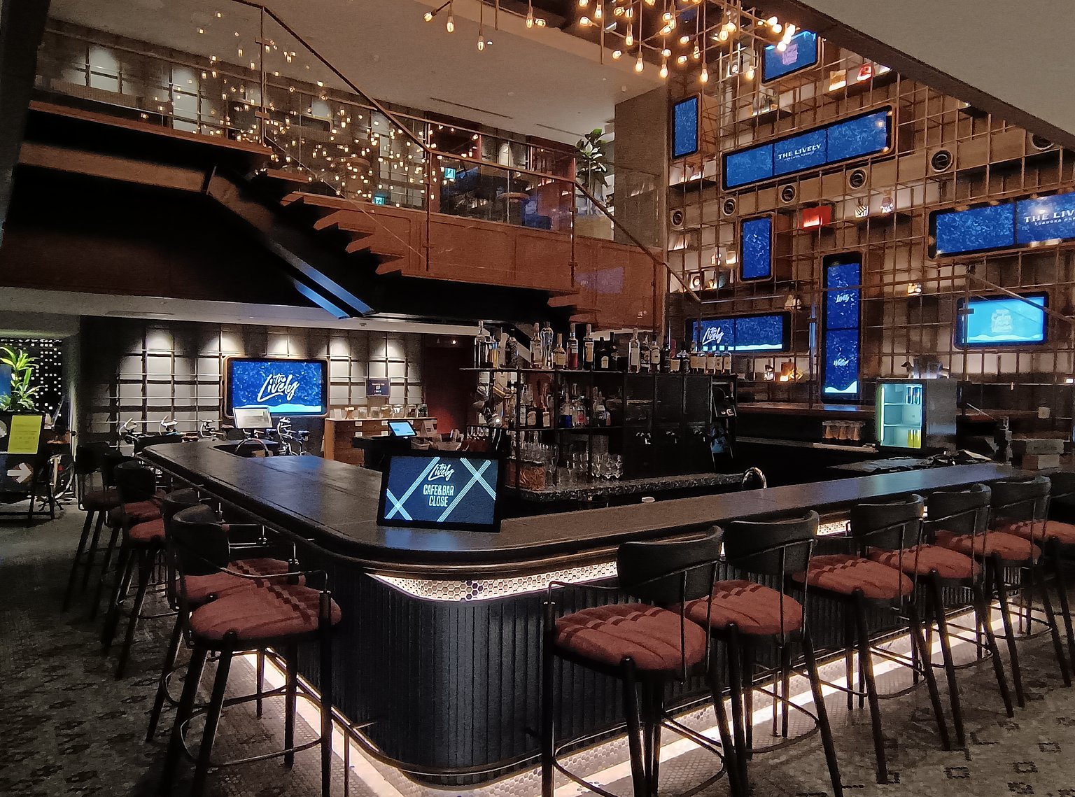 Stylish & Smart Pod, Comfortable and Recommended!