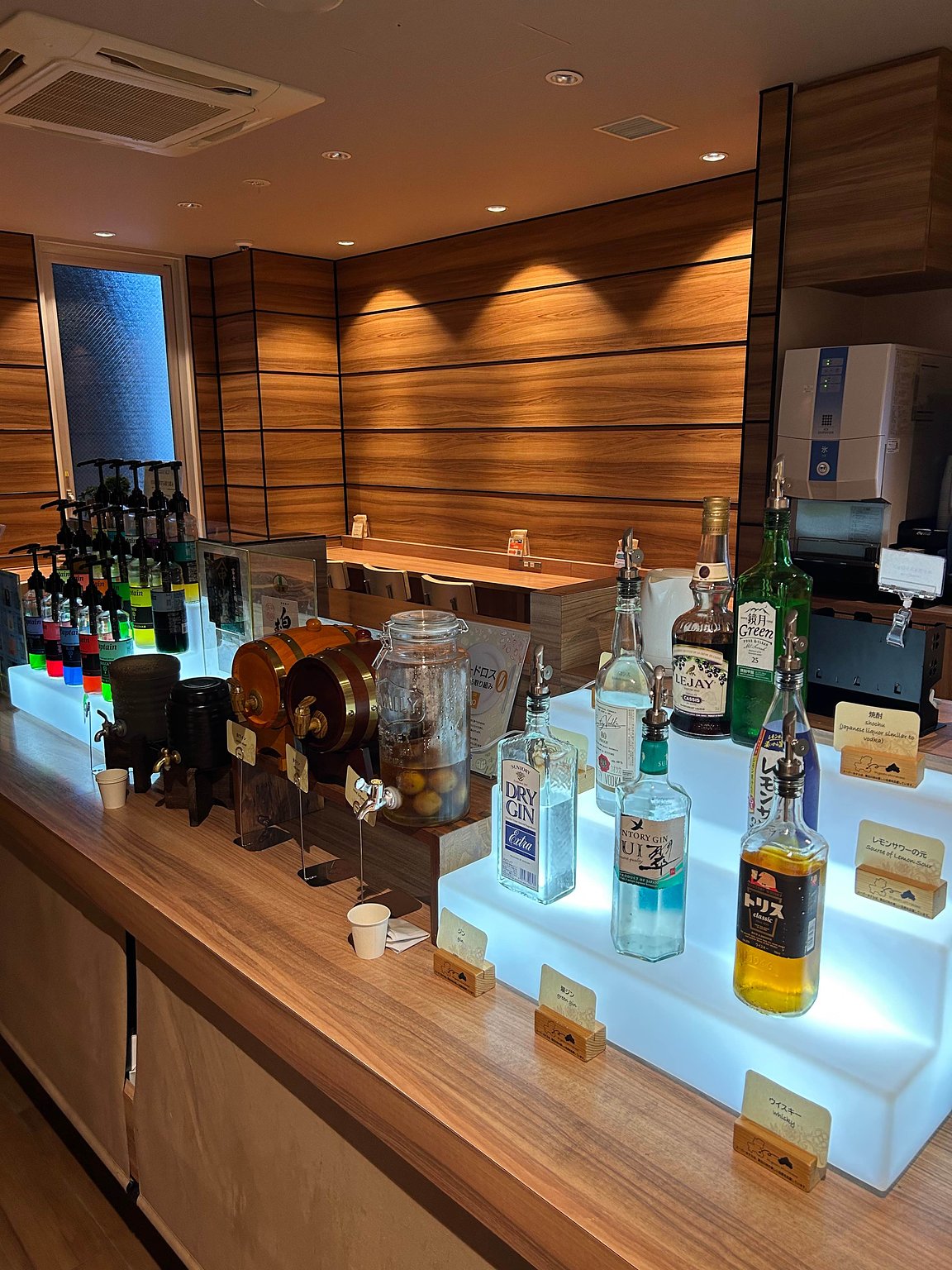 Convenient Hotel Near Station with All-You-Can-Drink Alcohol and Free Breakfast