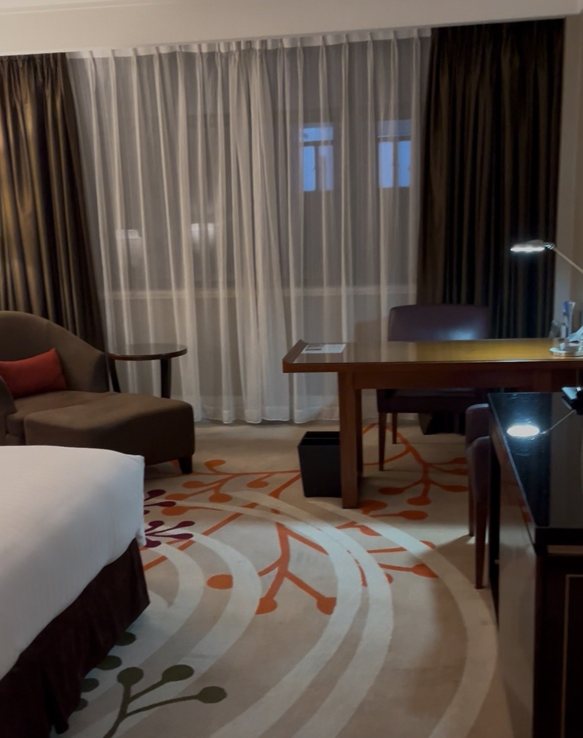 Great Location, Spacious Rooms!