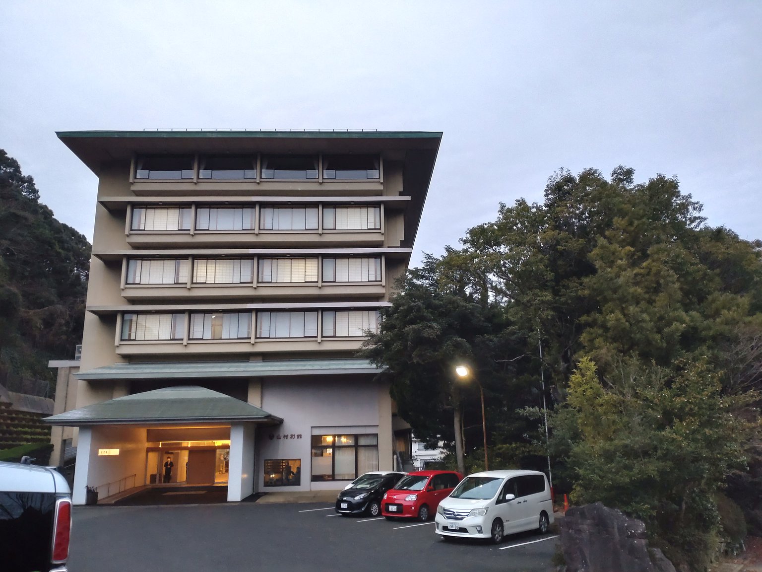 Simple Stay to Enjoy Hot Springs