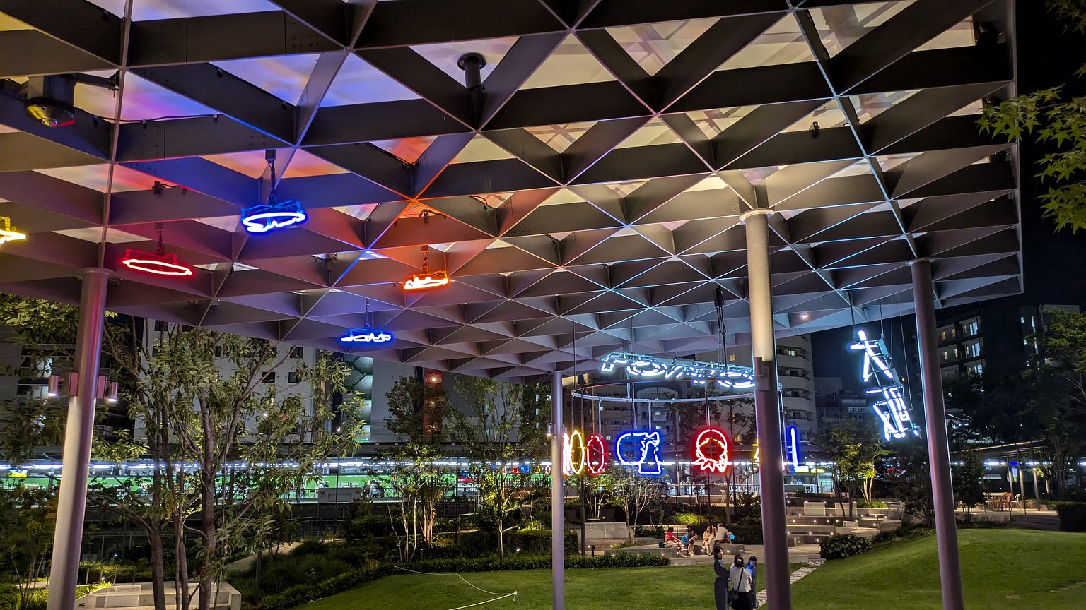 都市化的室內設計，市井的熱情服務