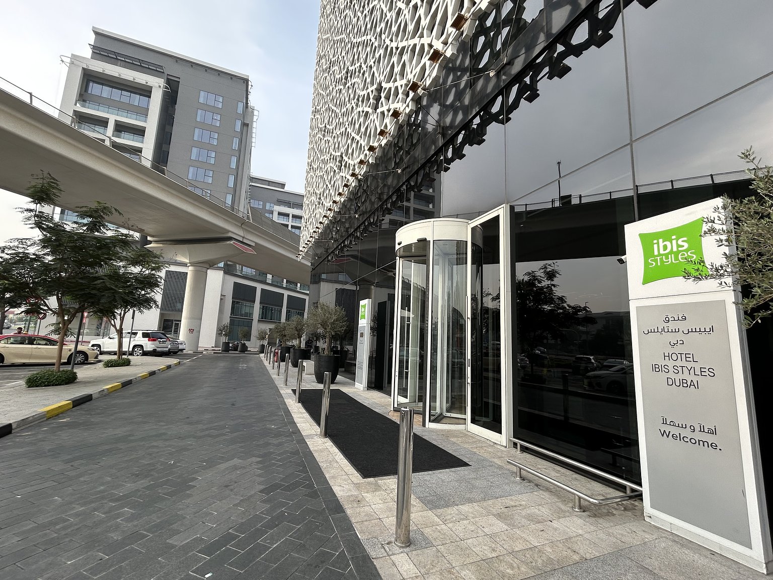 [두바이]역에서 가까운 곳! 온수 수영장, 놀이터, 24시간 슈퍼마켓